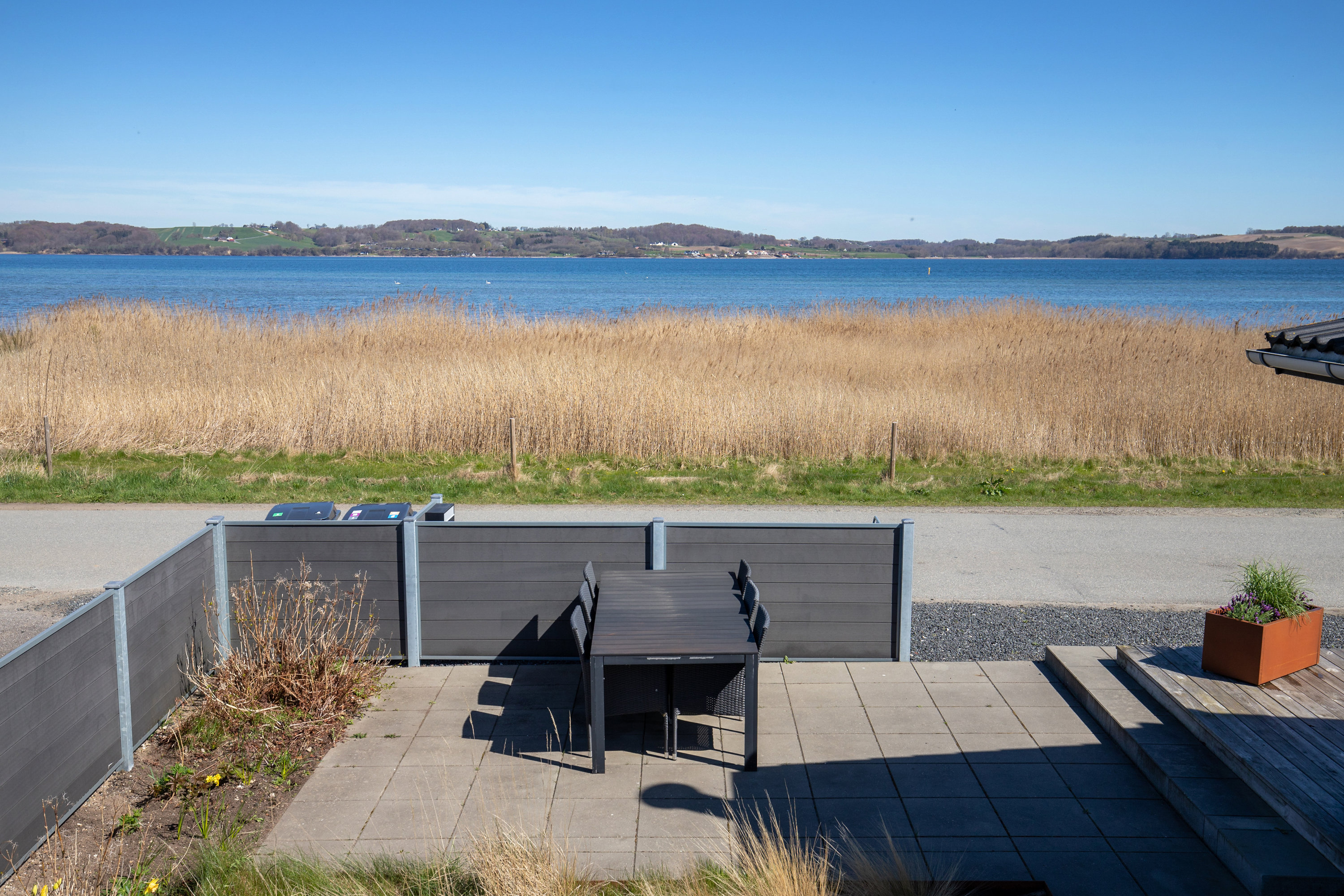 Fremhævet terrasse billede i fuldskærmstilstand. Billede af Sellerup Strandvej 37, Sellerup, 7080 Børkop