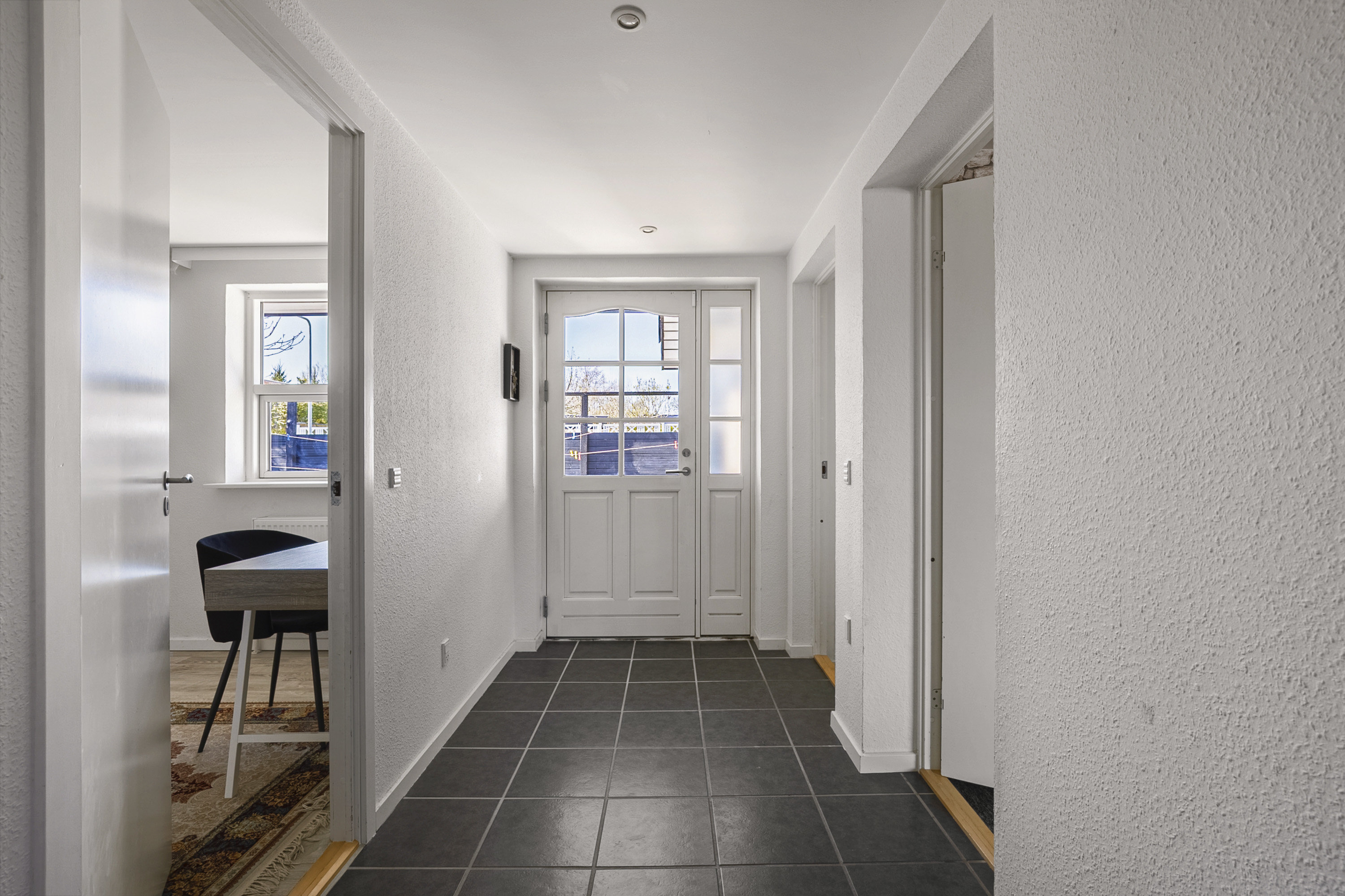 Fremhævet entré billede i fuldskærmstilstand. Billede af Stenvænget 7, 5330 Munkebo