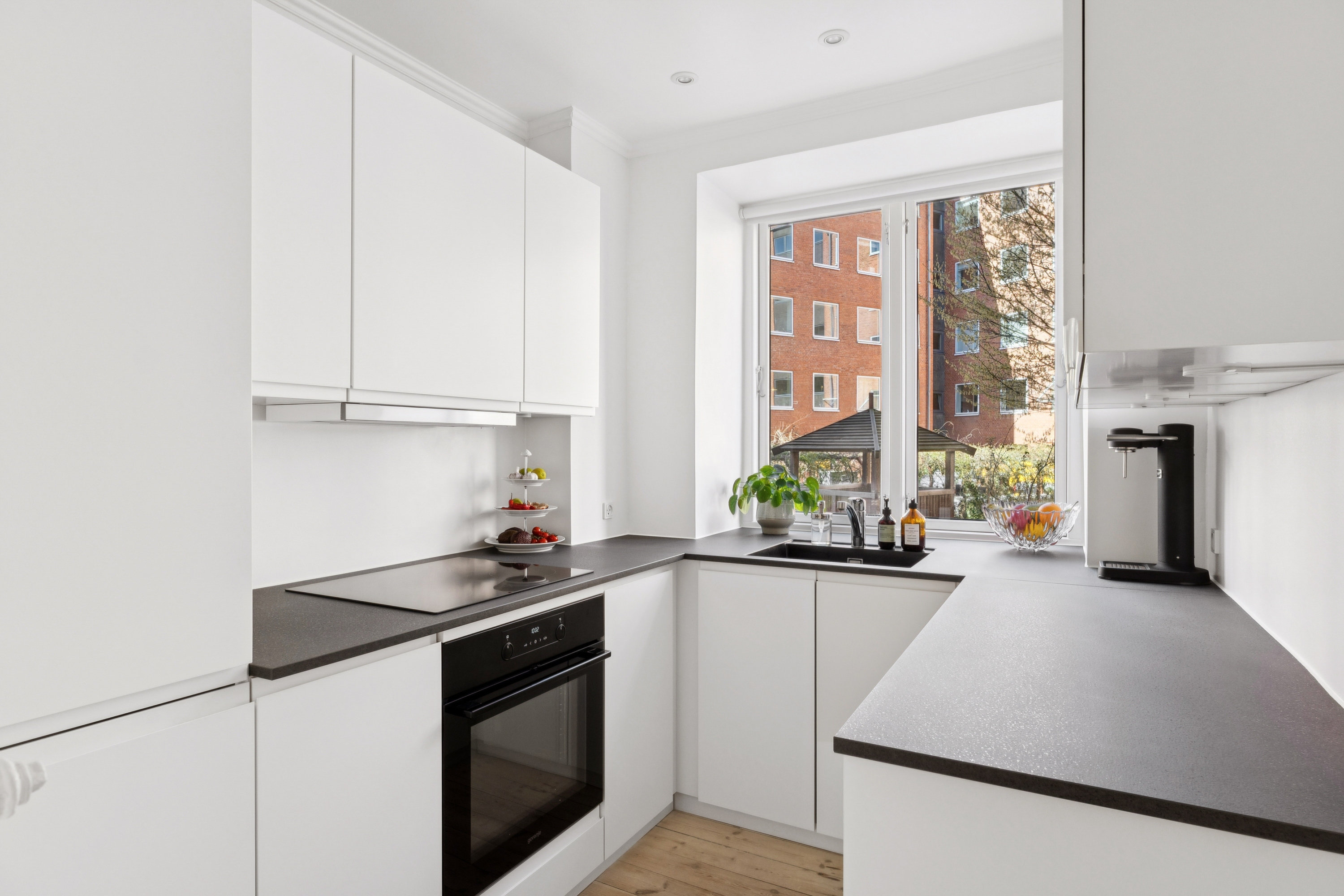 Fremhævet køkken billede i fuldskærmstilstand. Billede af Lange-Müllers Gade 17, st.. th., 2100 København Ø