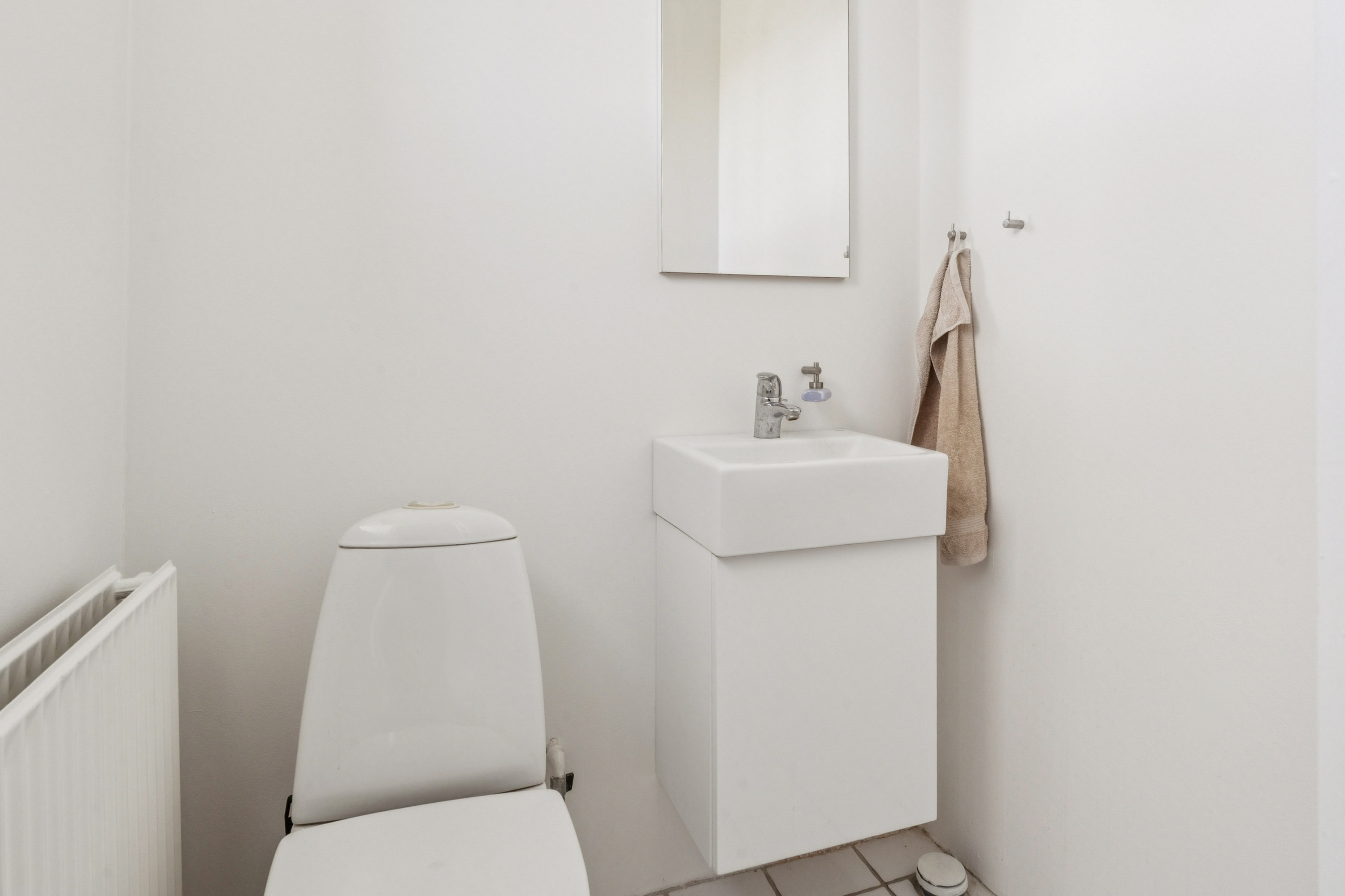 Fremhævet badeværelse billede i fuldskærmstilstand. Billede af Nørre Tranders Vej 87, Vejgaard, 9000 Aalborg