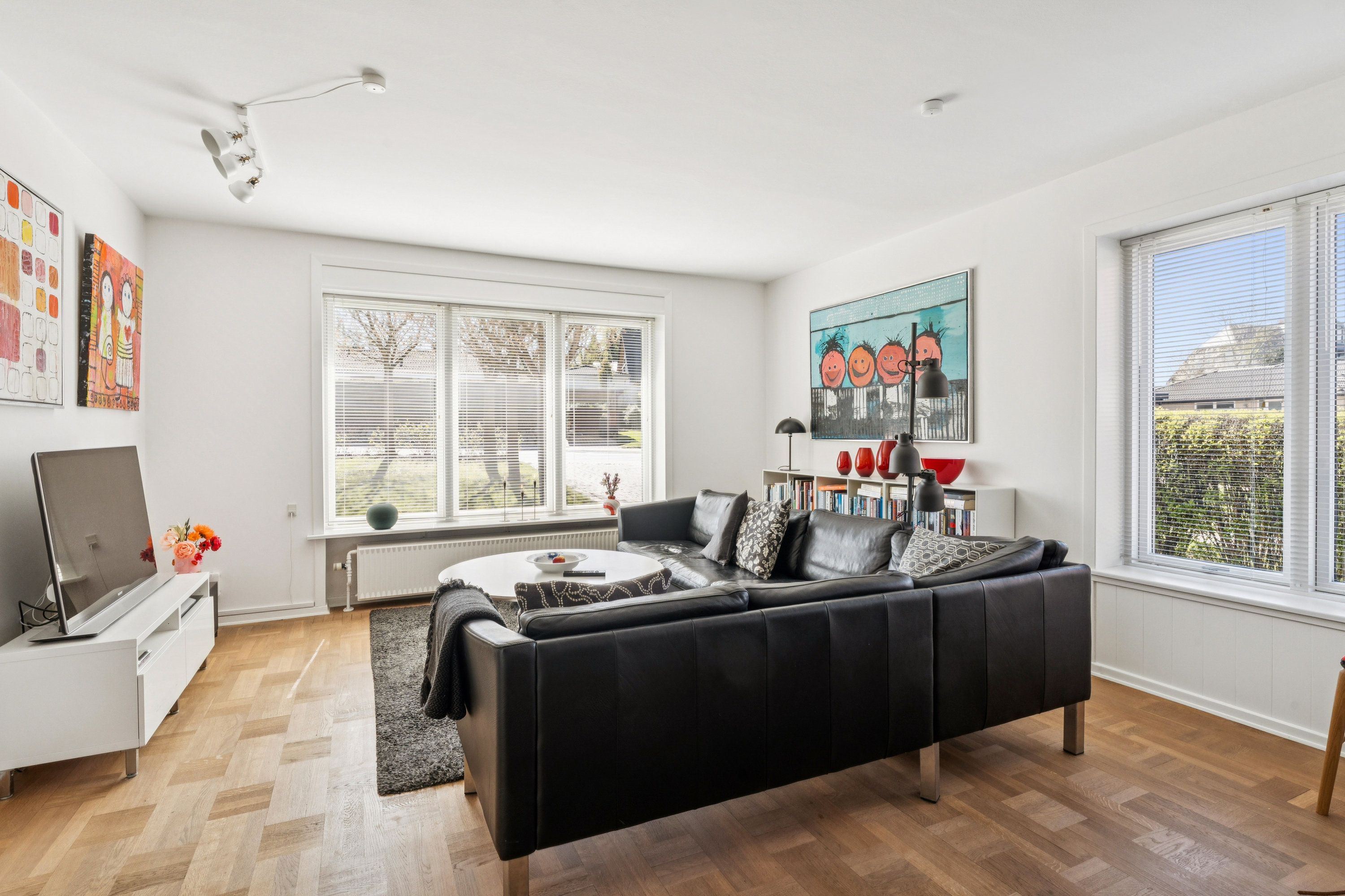 Fremhævet stue billede i fuldskærmstilstand. Billede af Nørre Tranders Vej 87, Vejgaard, 9000 Aalborg