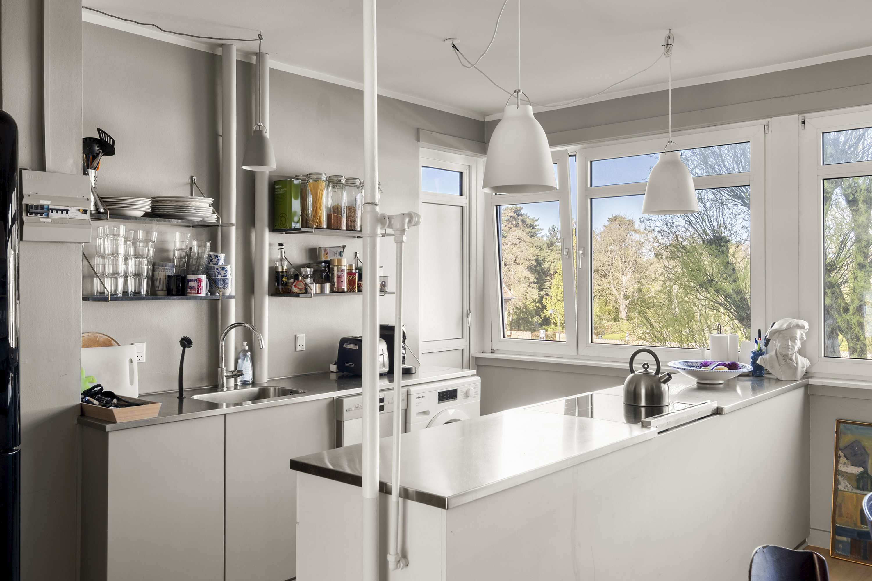 Fremhævet køkken billede i fuldskærmstilstand. Billede af Ordrupvej 46B, 2. tv., 2920 Charlottenlund