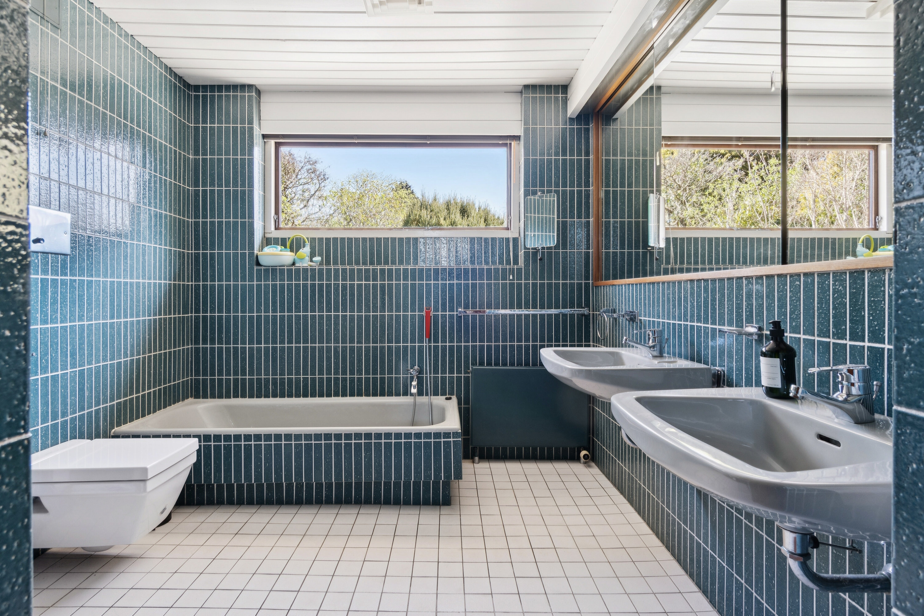 Fremhævet badeværelse billede i fuldskærmstilstand. Billede af Christian X's Vej 95, 8260 Viby J