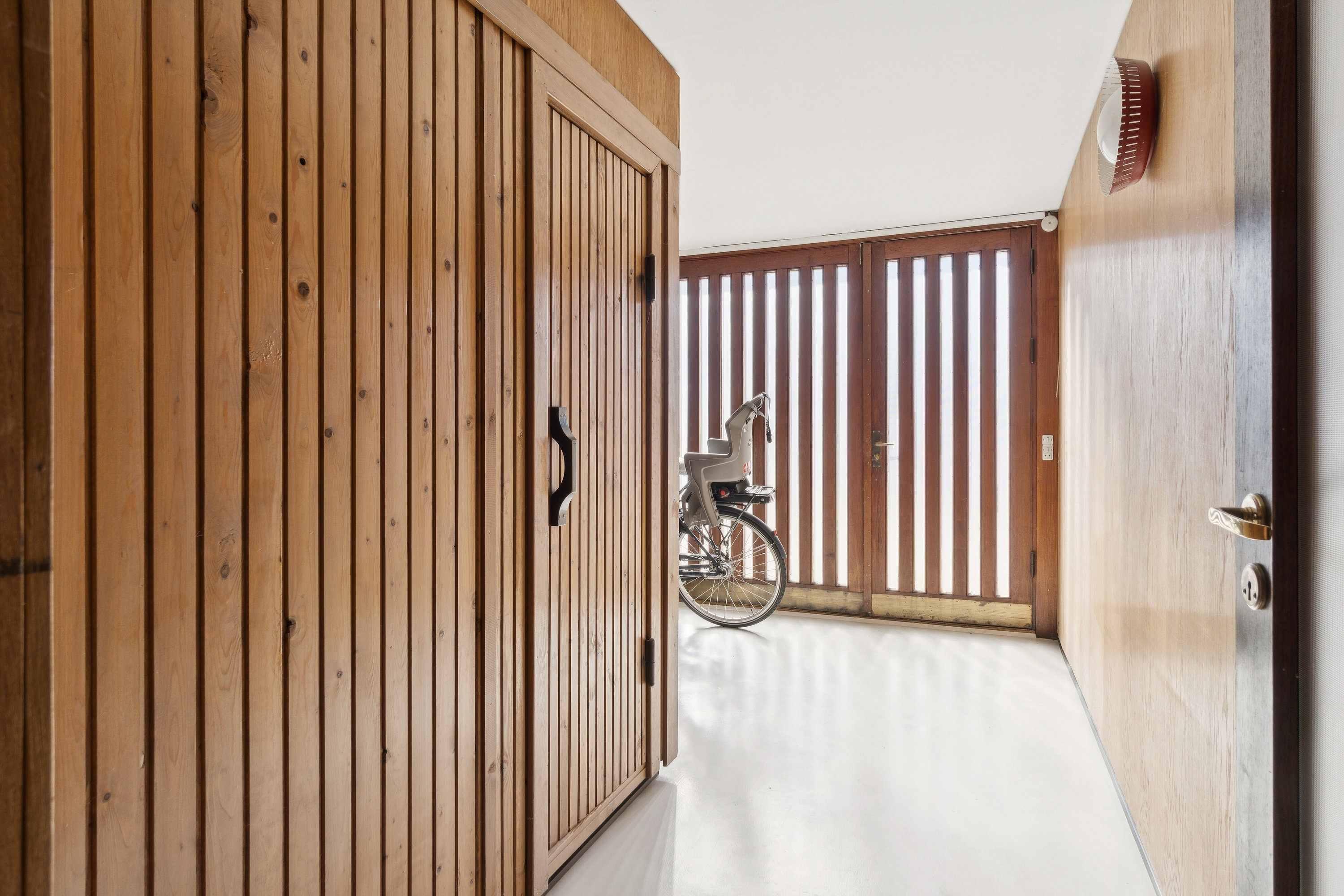 Fremhævet gang billede i fuldskærmstilstand. Billede af Christian X's Vej 95, 8260 Viby J