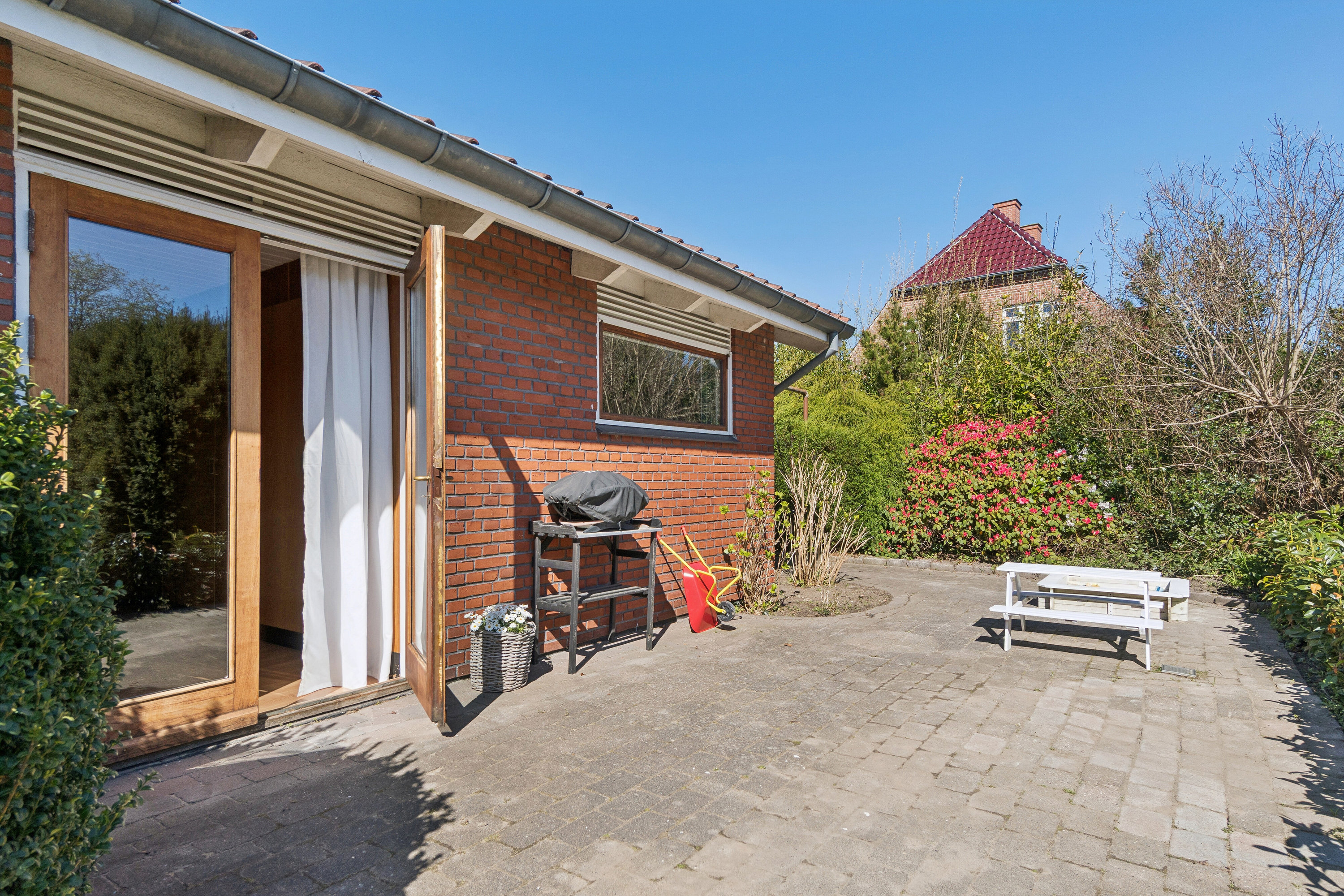 Fremhævet terrasse billede i fuldskærmstilstand. Billede af Christian X's Vej 95, 8260 Viby J