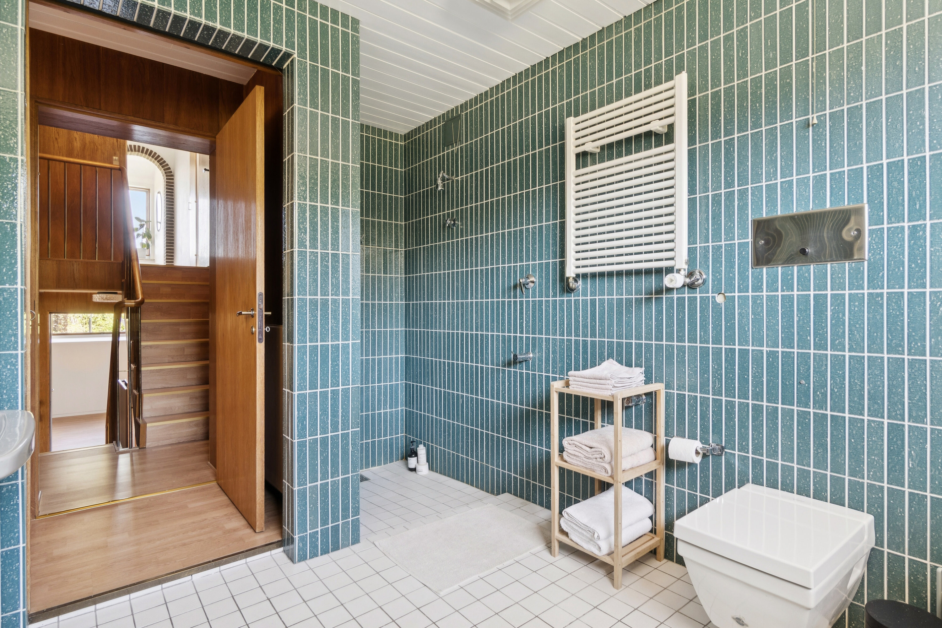 Fremhævet badeværelse billede i fuldskærmstilstand. Billede af Christian X's Vej 95, 8260 Viby J