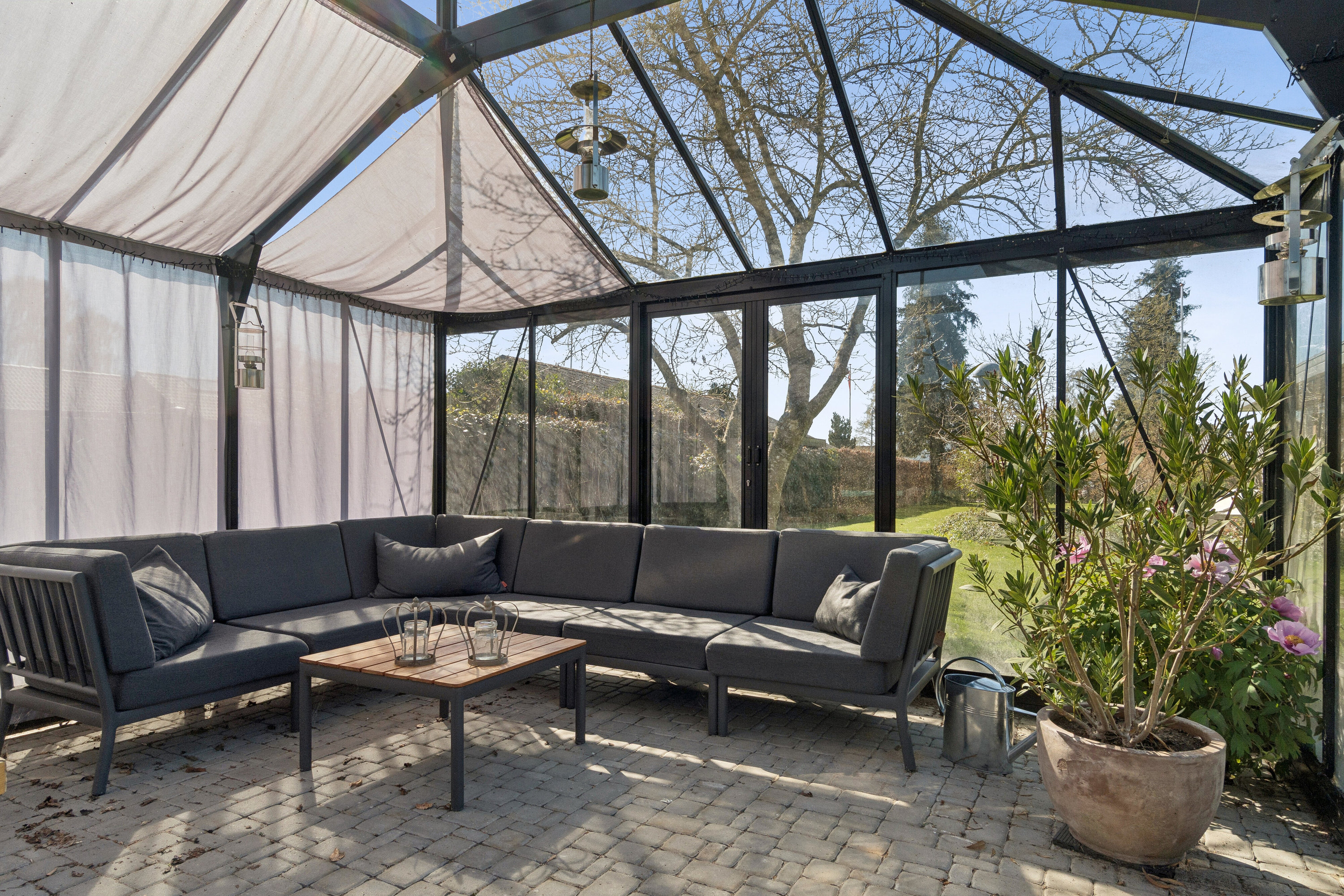 Fremhævet overdækket terrasse billede i fuldskærmstilstand. Billede af Themstrupvej 17, 4690 Haslev