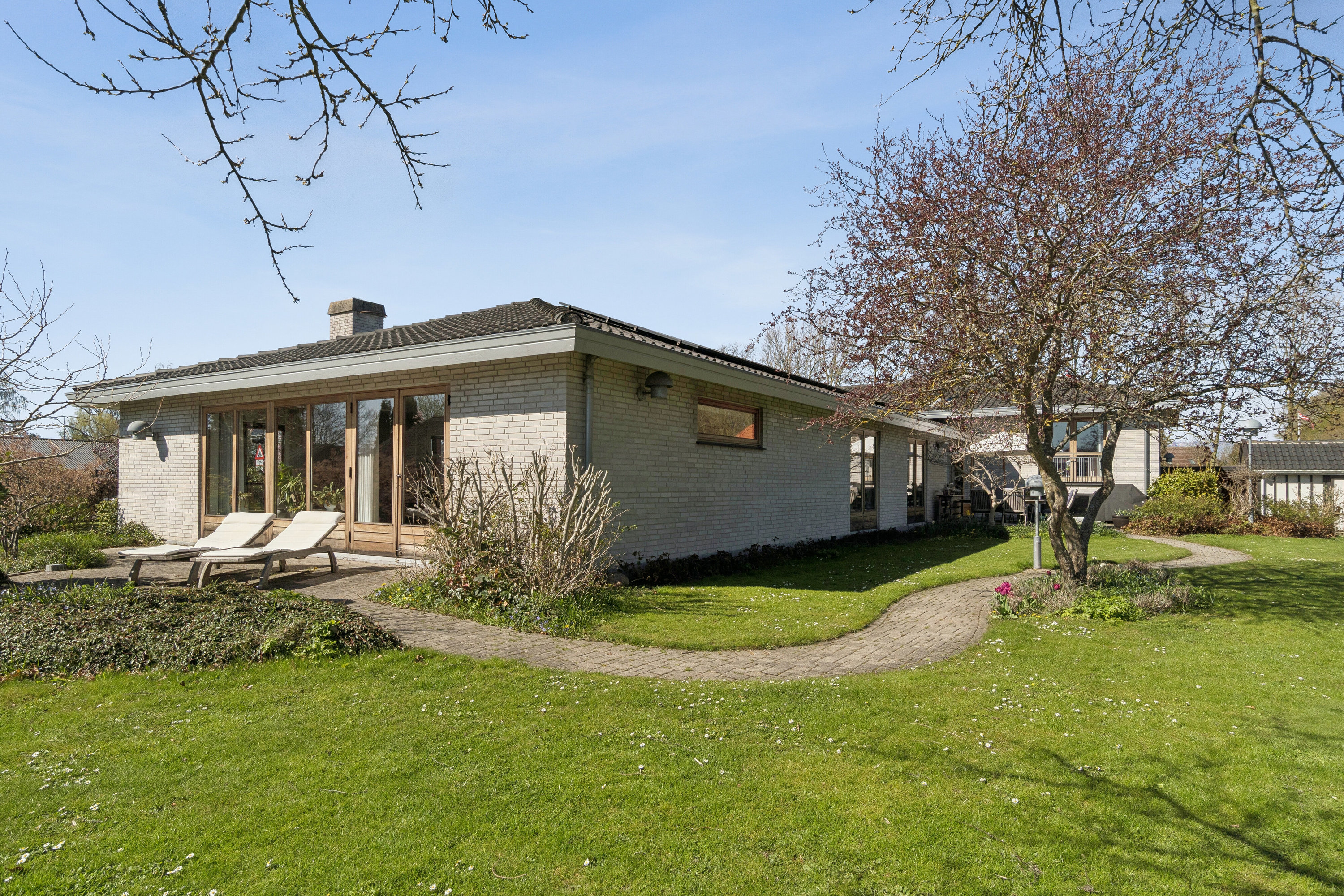 Fremhævet set fra haven billede i fuldskærmstilstand. Billede af Themstrupvej 17, 4690 Haslev