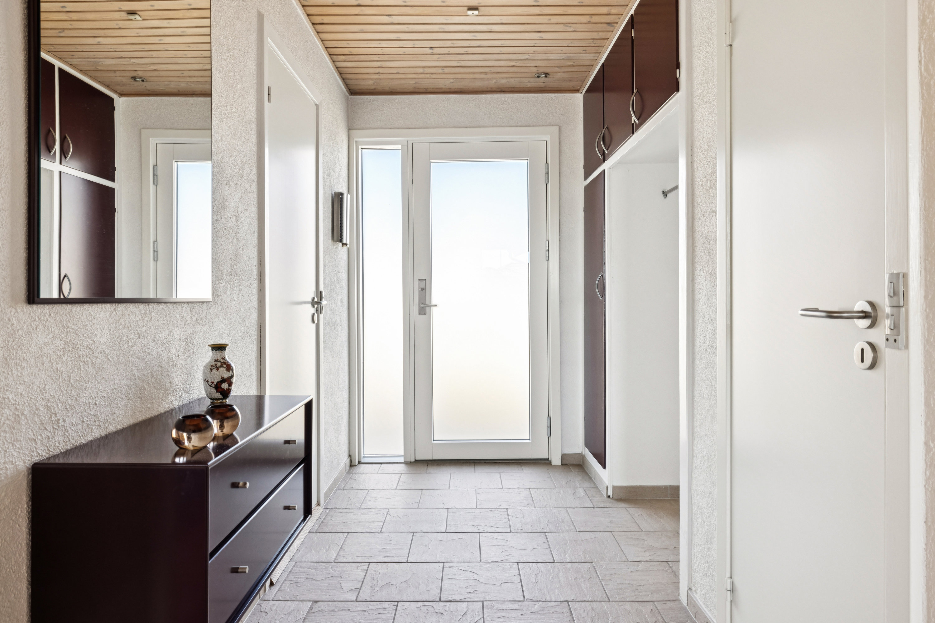 Fremhævet entré billede i fuldskærmstilstand. Billede af Rosenhøjvej 22, Ugelbølle, 8410 Rønde