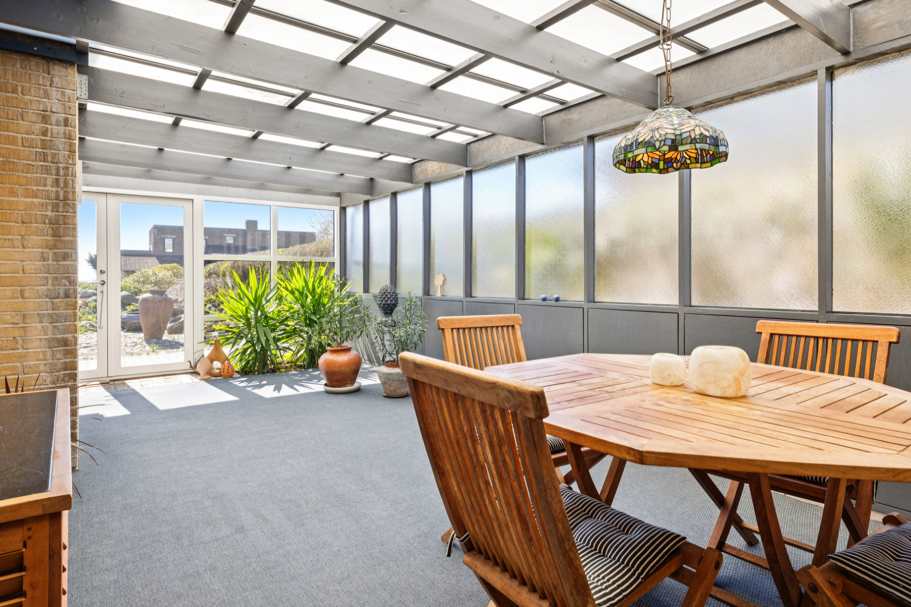 Fremhævet udestue billede i fuldskærmstilstand. Billede af Rosenhøjvej 22, Ugelbølle, 8410 Rønde