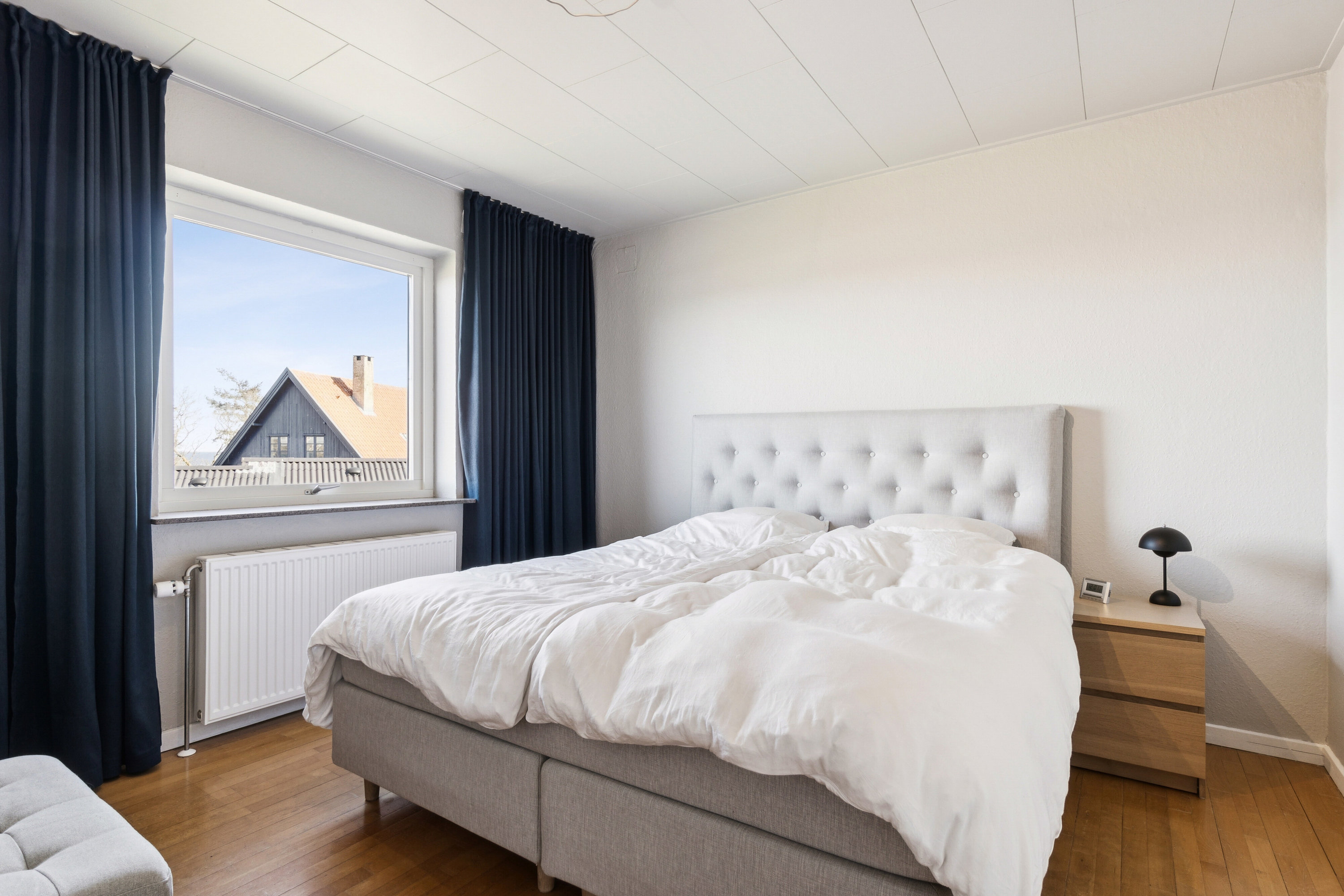 Fremhævet soveværelse billede i fuldskærmstilstand. Billede af Buen 14, Tejn, 3770 Allinge