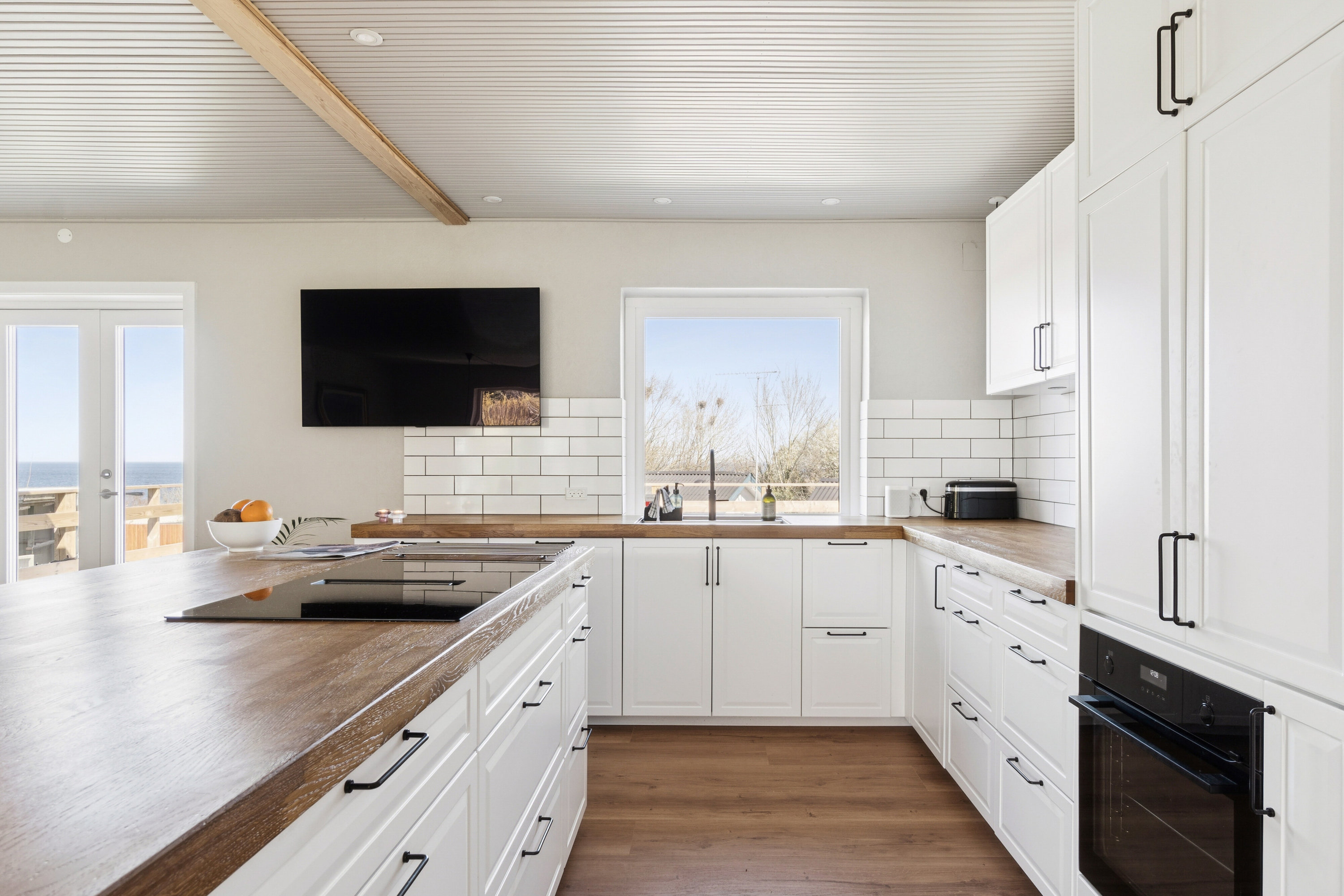 Fremhævet køkken billede i fuldskærmstilstand. Billede af Buen 14, Tejn, 3770 Allinge