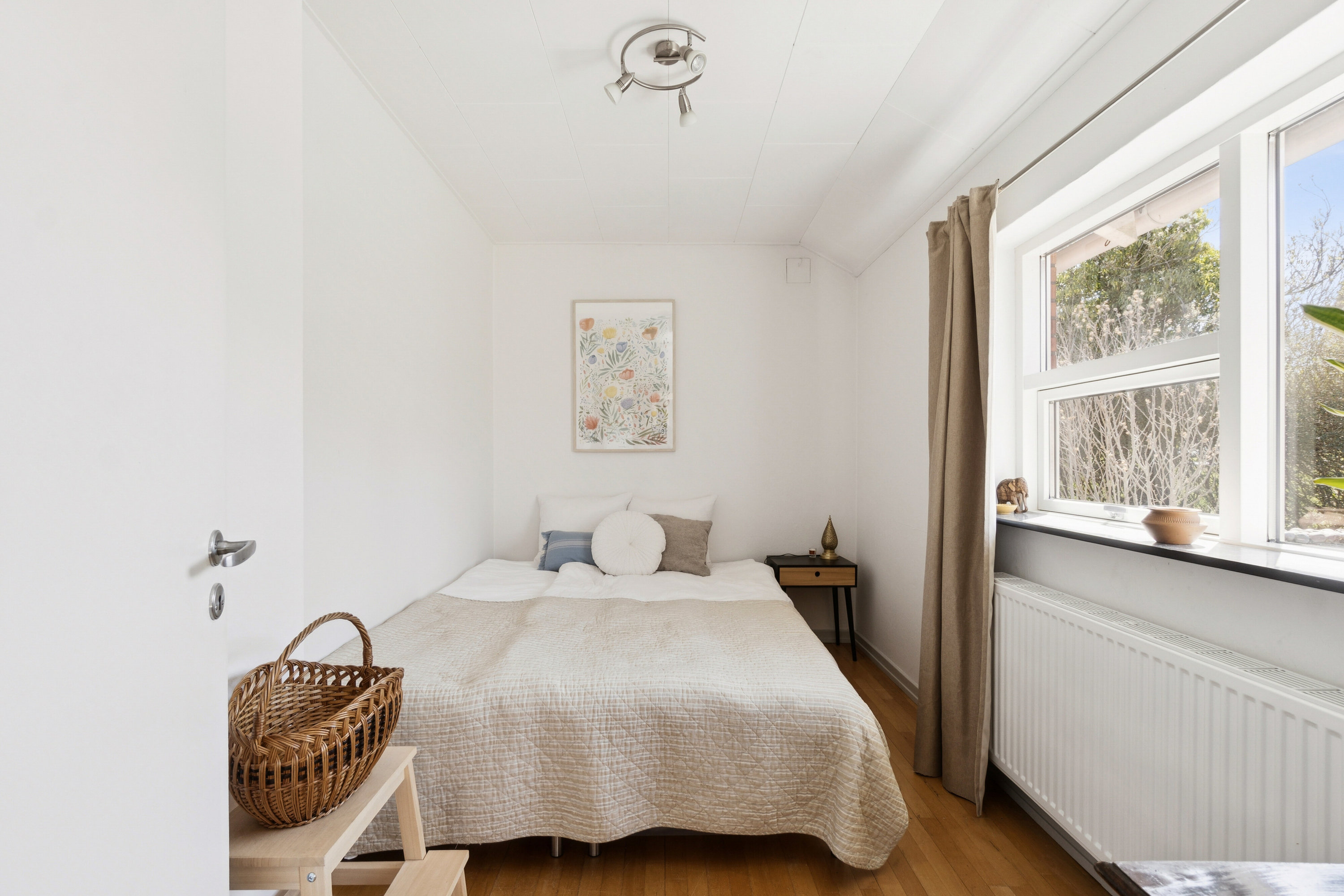 Fremhævet soveværelse billede i fuldskærmstilstand. Billede af Buen 14, Tejn, 3770 Allinge