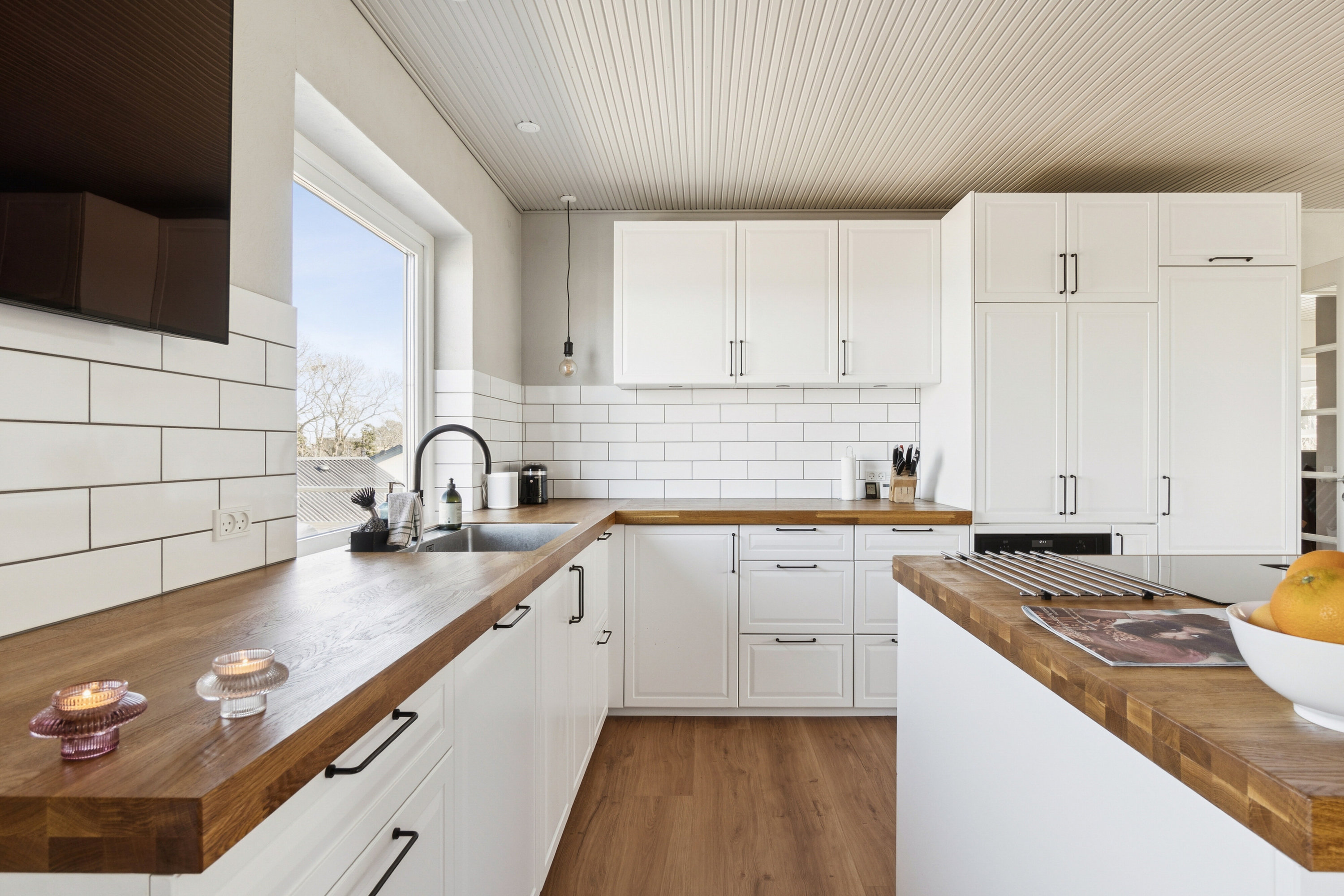 Fremhævet køkken billede i fuldskærmstilstand. Billede af Buen 14, Tejn, 3770 Allinge