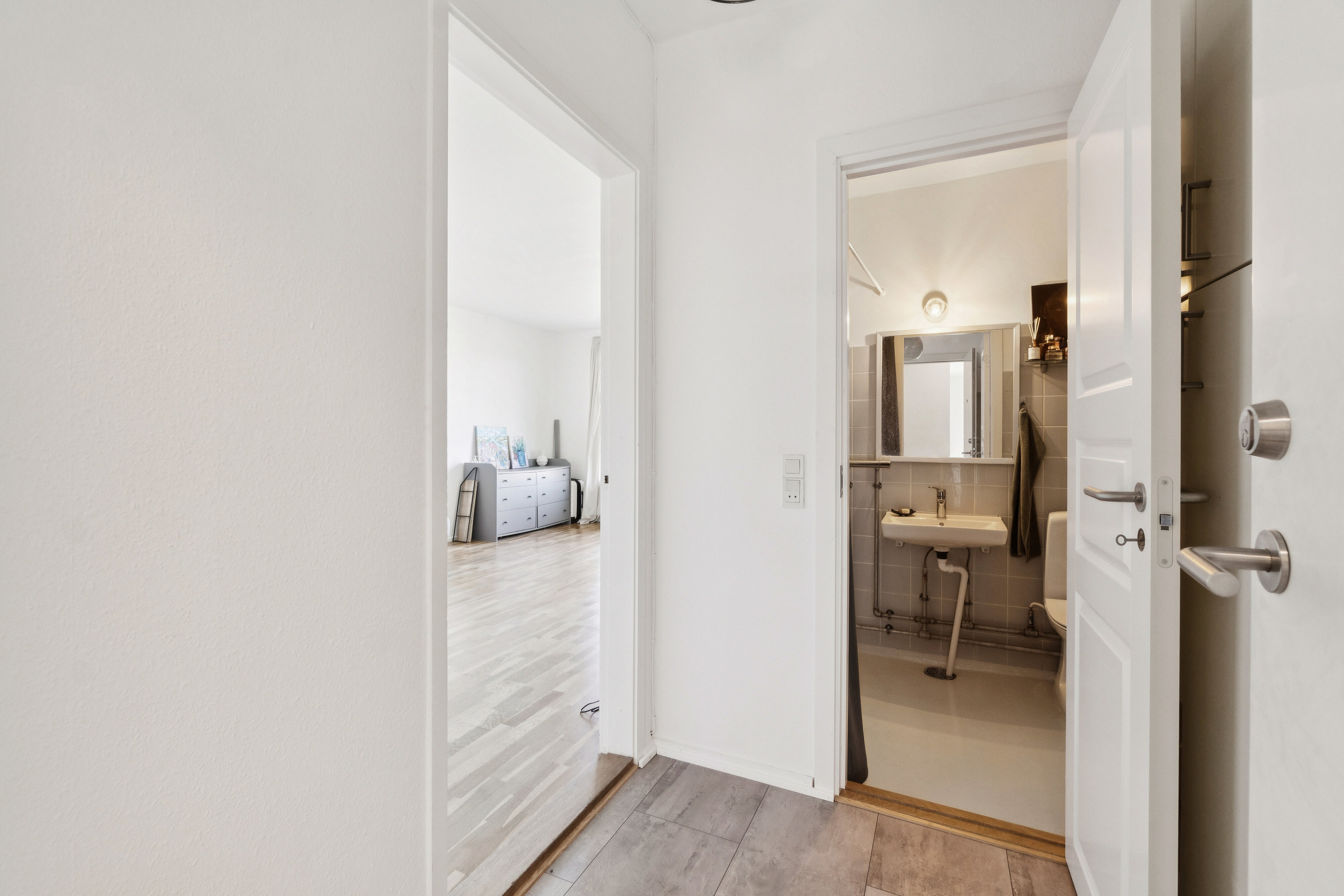 Fremhævet indendørs billede i fuldskærmstilstand. Billede af Brøndbyvestervej 68C, 2. 2., 2605 Brøndby