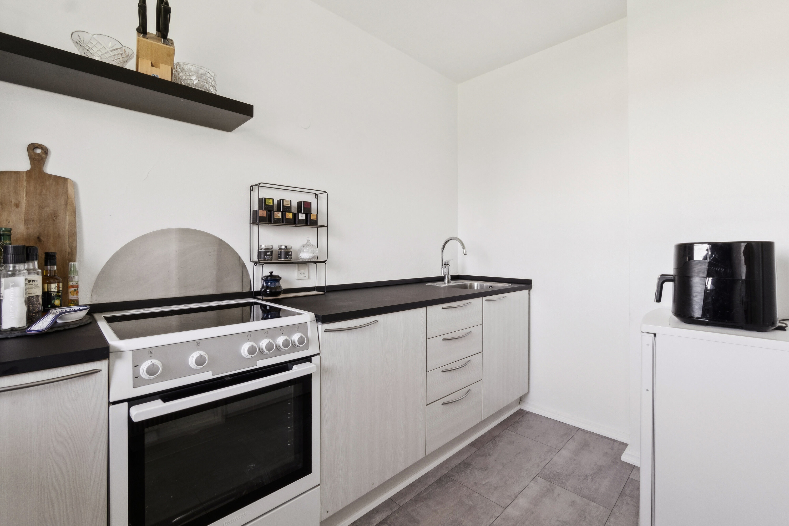 Fremhævet køkken billede i fuldskærmstilstand. Billede af Brøndbyvestervej 68C, 2. 2., 2605 Brøndby