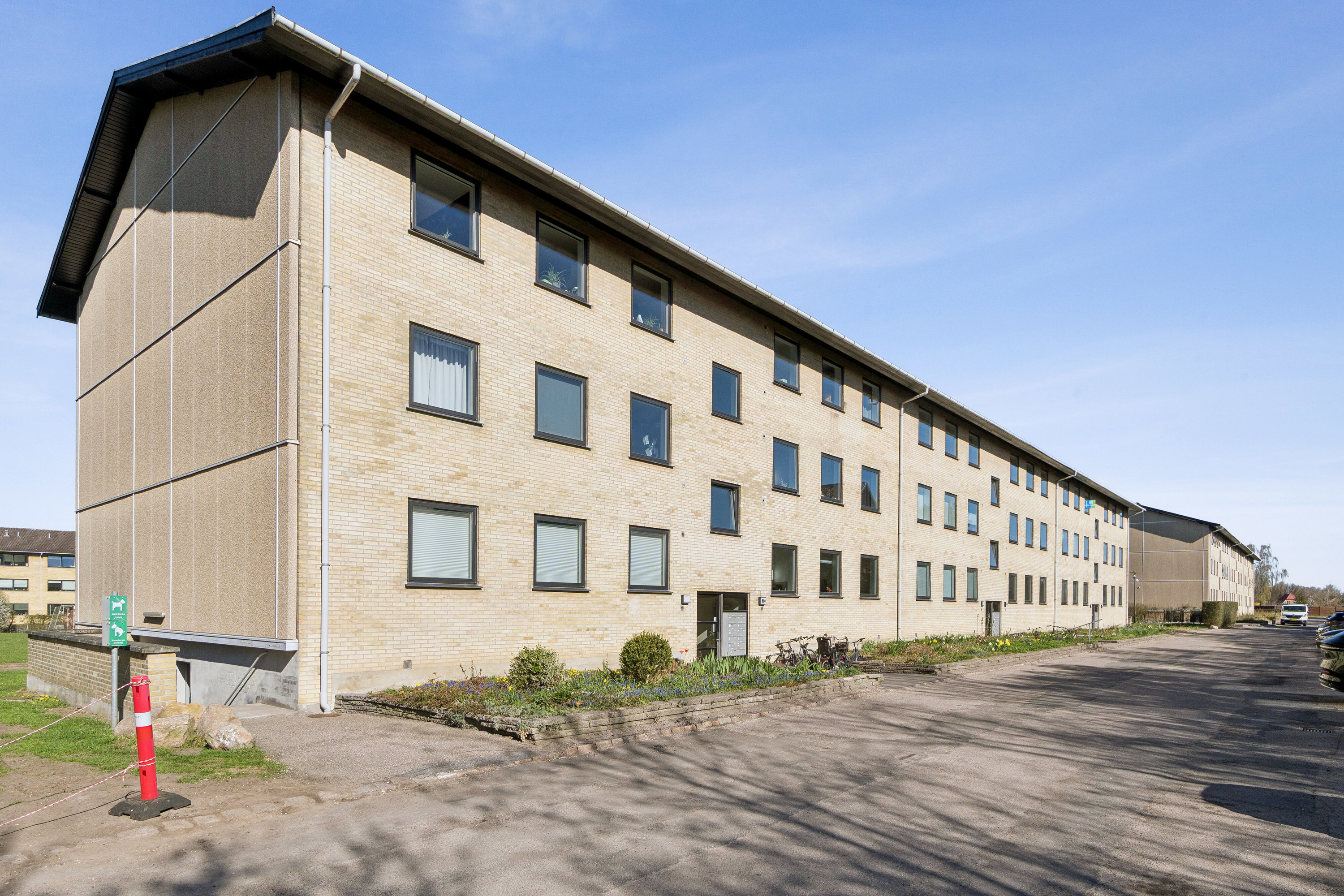 Fremhævet udendørs billede i fuldskærmstilstand. Billede af Brøndbyvestervej 68C, 2. 2., 2605 Brøndby