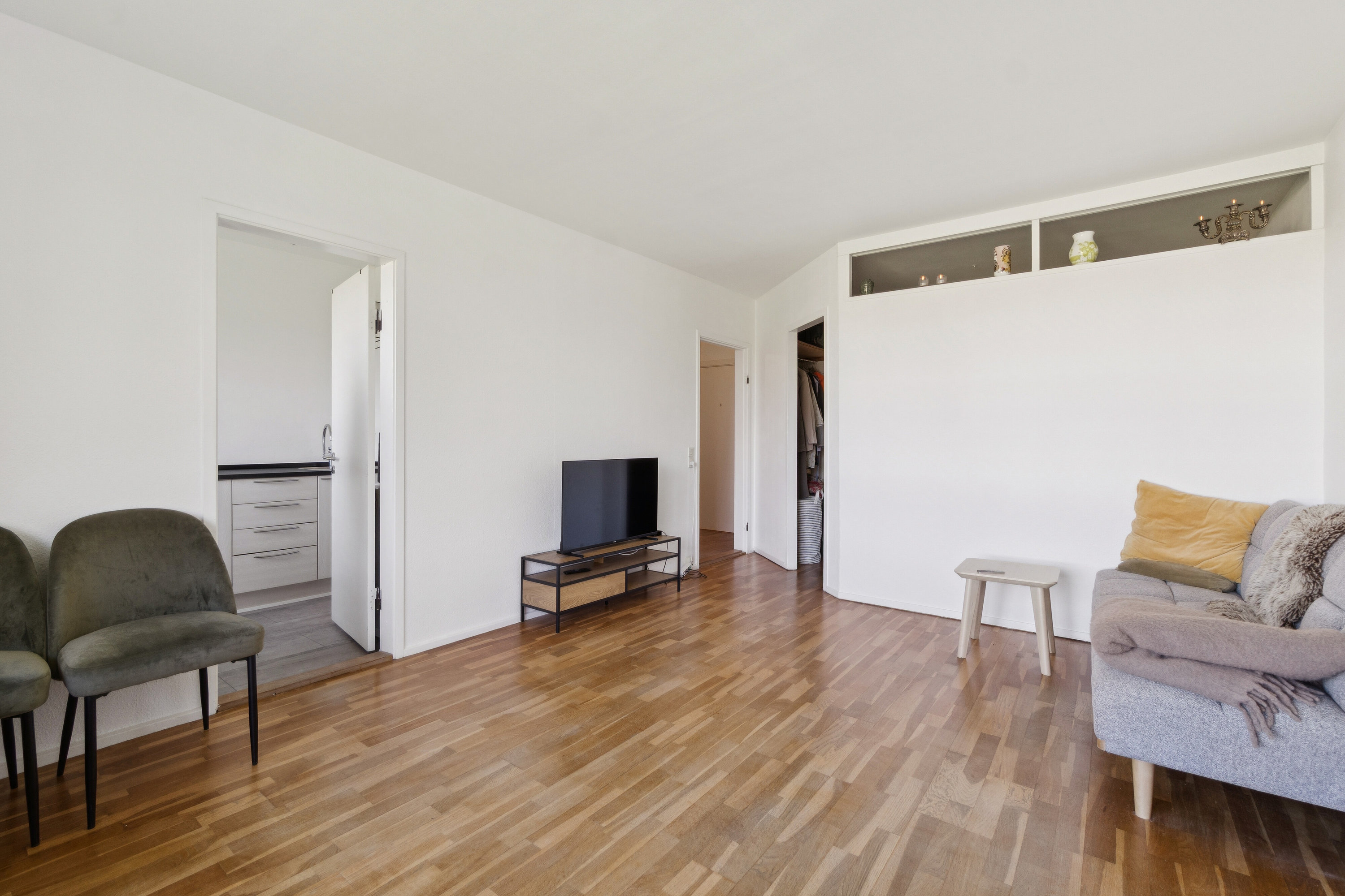 Fremhævet stue billede i fuldskærmstilstand. Billede af Brøndbyvestervej 68C, 2. 2., 2605 Brøndby