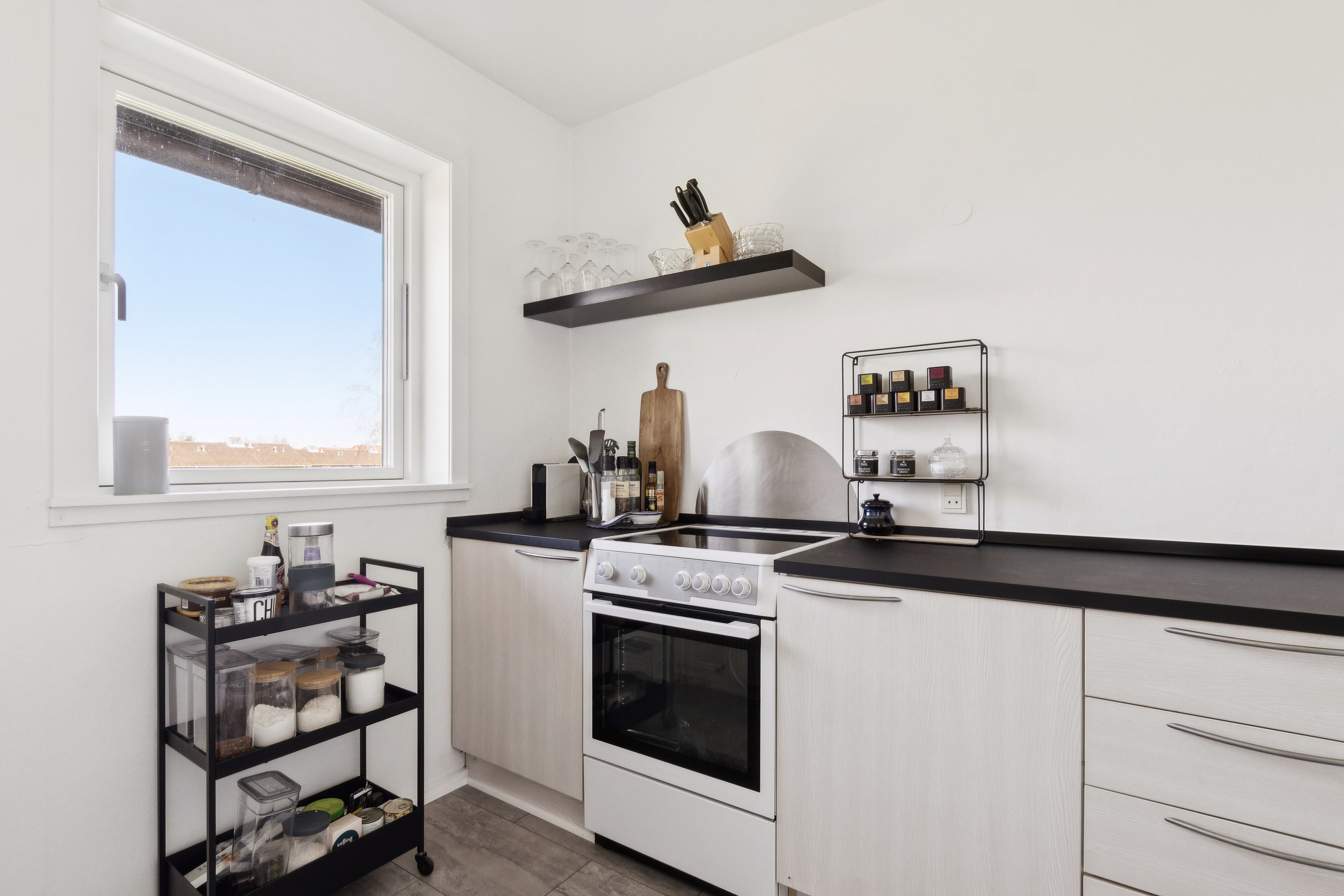 Fremhævet køkken billede i fuldskærmstilstand. Billede af Brøndbyvestervej 68C, 2. 2., 2605 Brøndby