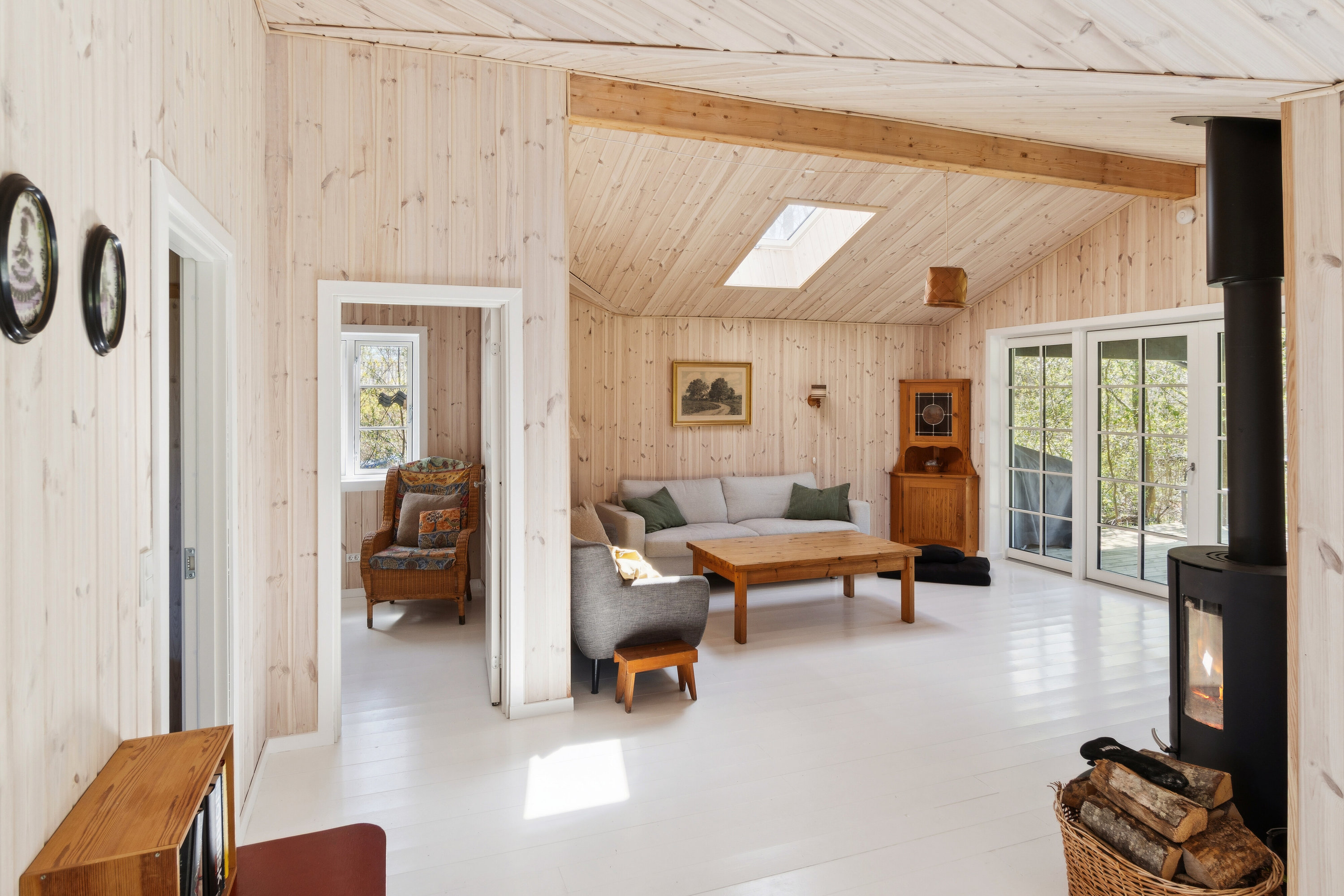 Fremhævet stue billede i fuldskærmstilstand. Billede af Lars Petersvej 44, Ellinge Lyng, 4573 Højby