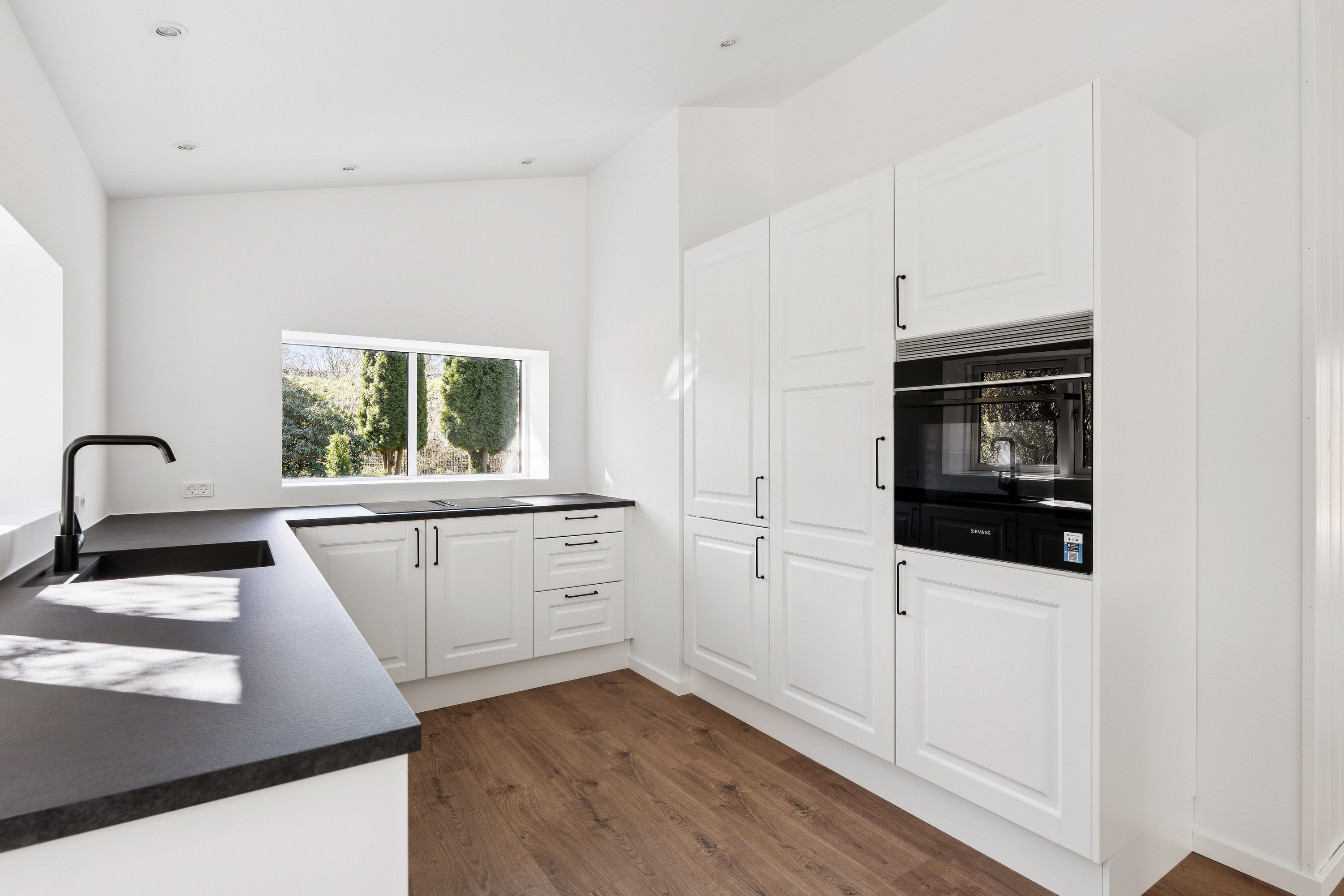 Fremhævet køkken billede i fuldskærmstilstand. Billede af Åsvinget 40, 3120 Dronningmølle