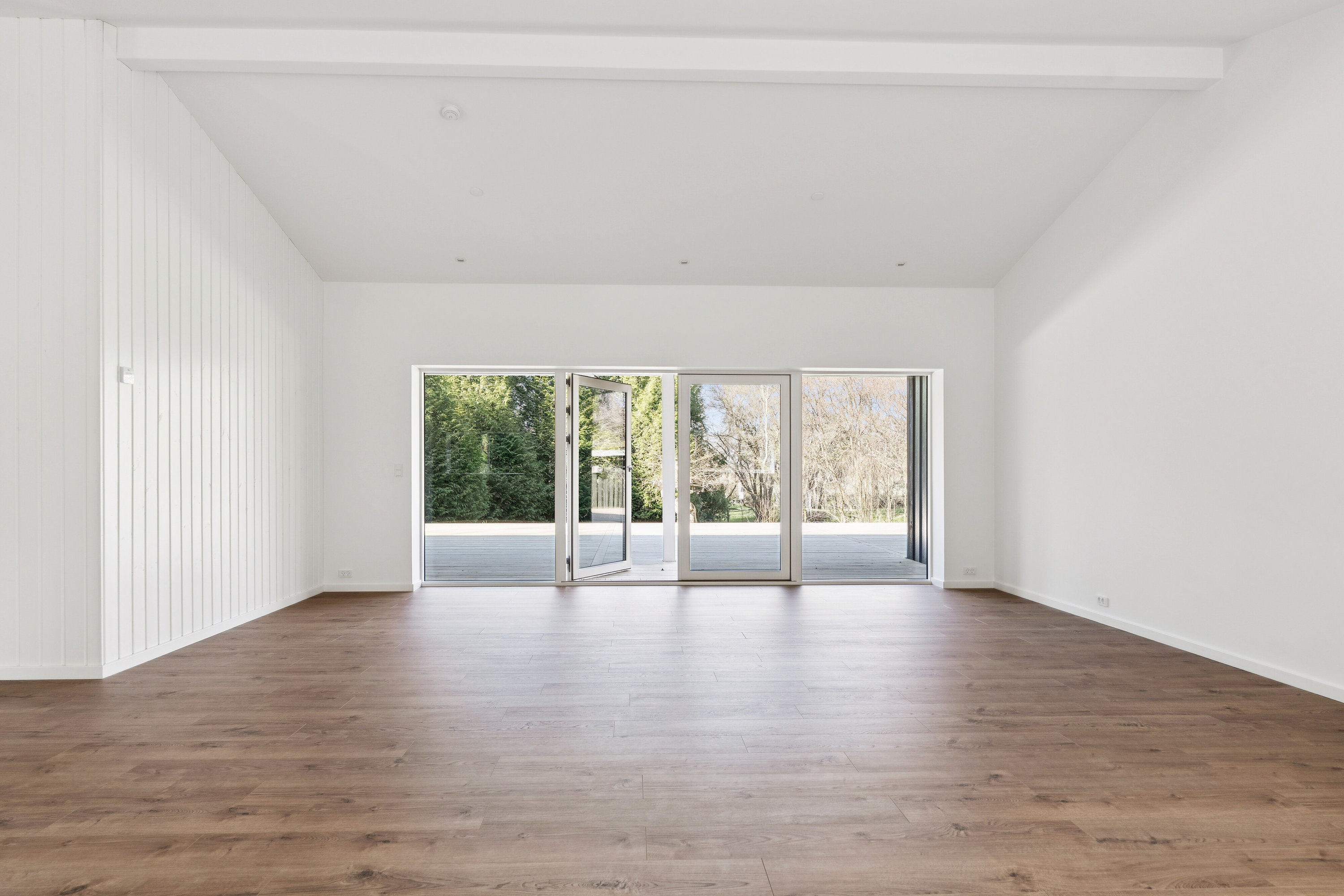 Fremhævet stue billede i fuldskærmstilstand. Billede af Åsvinget 40, 3120 Dronningmølle