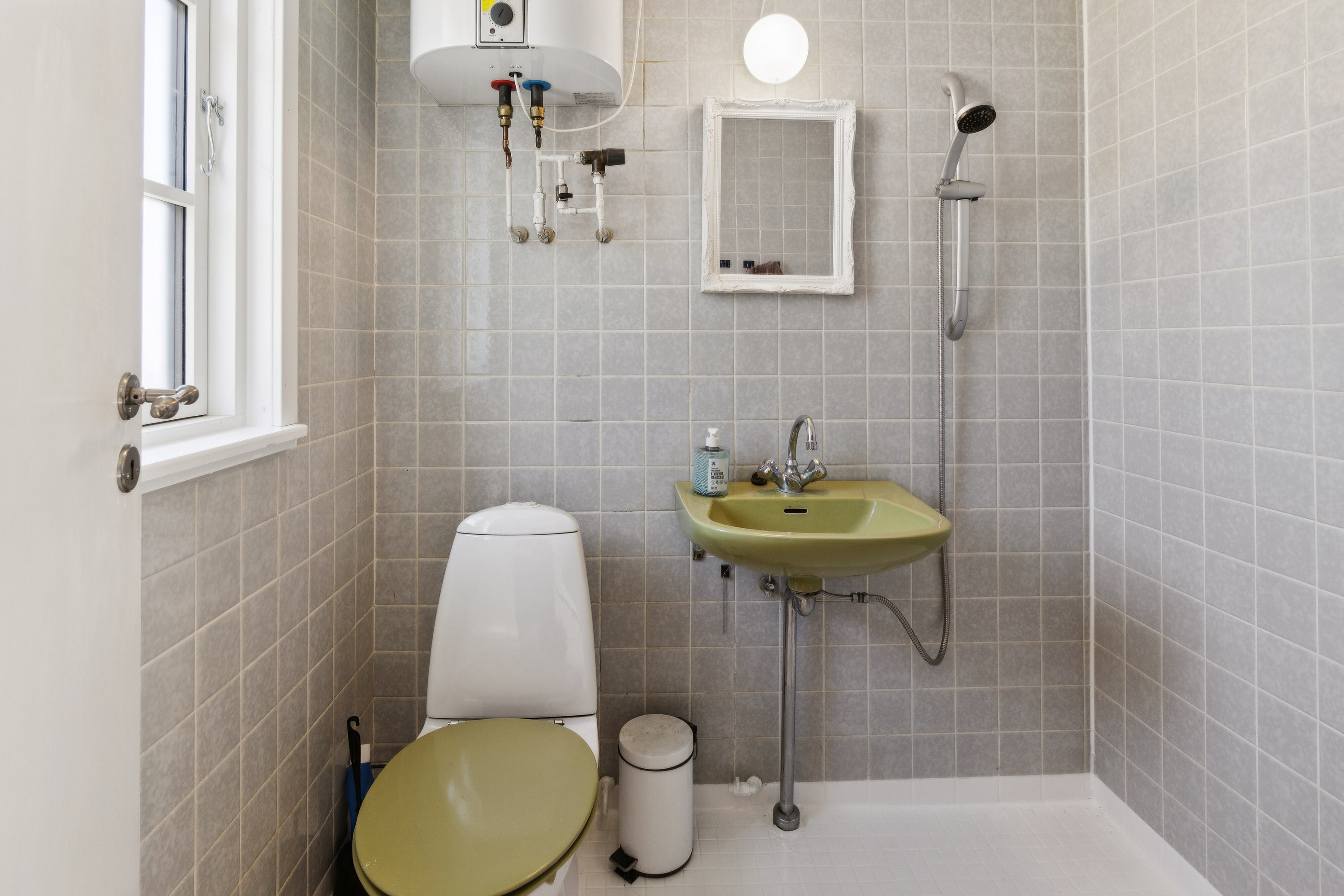 Fremhævet badeværelse billede i fuldskærmstilstand. Billede af Lars Petersvej 44, Ellinge Lyng, 4573 Højby