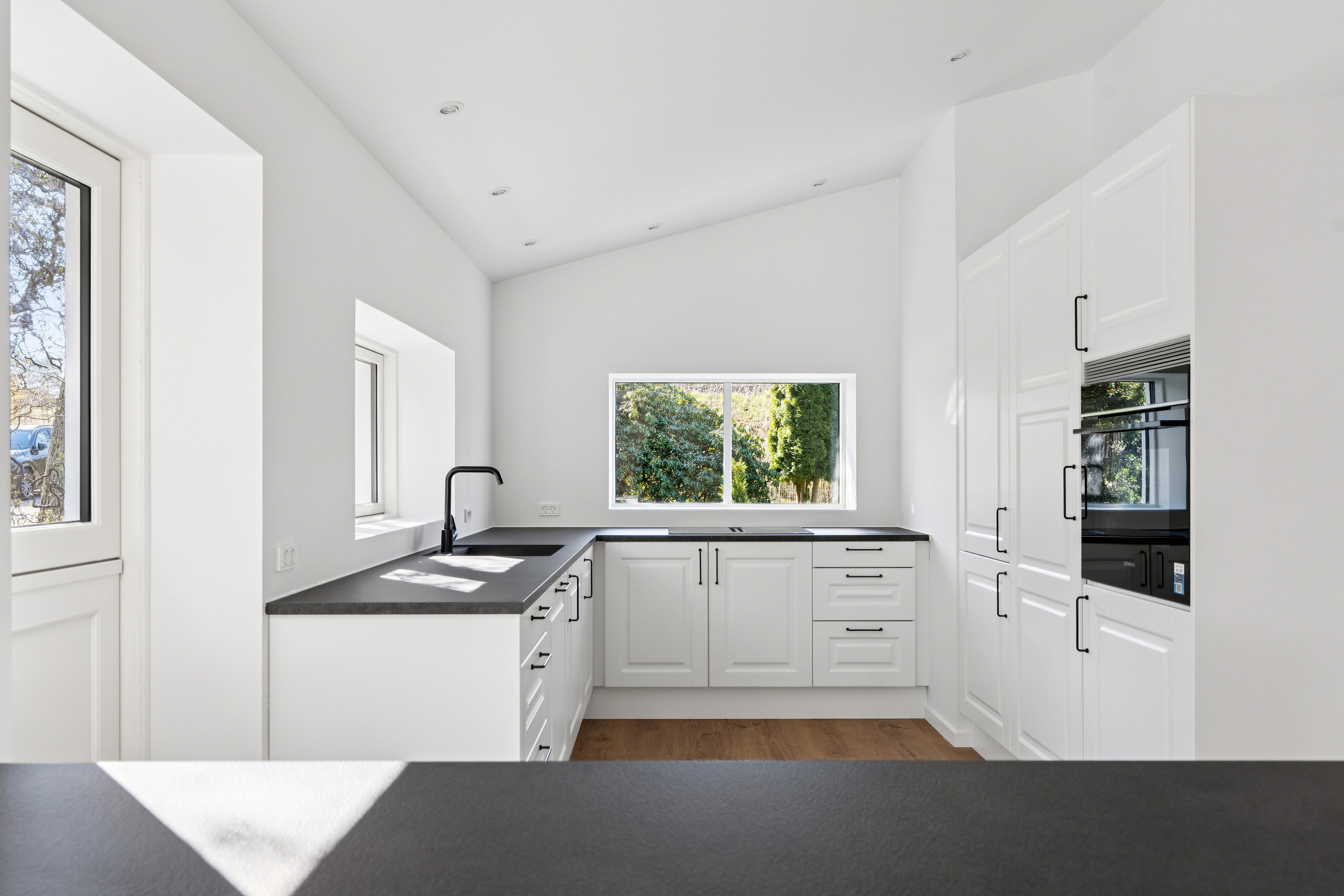 Fremhævet køkken billede i fuldskærmstilstand. Billede af Åsvinget 40, 3120 Dronningmølle