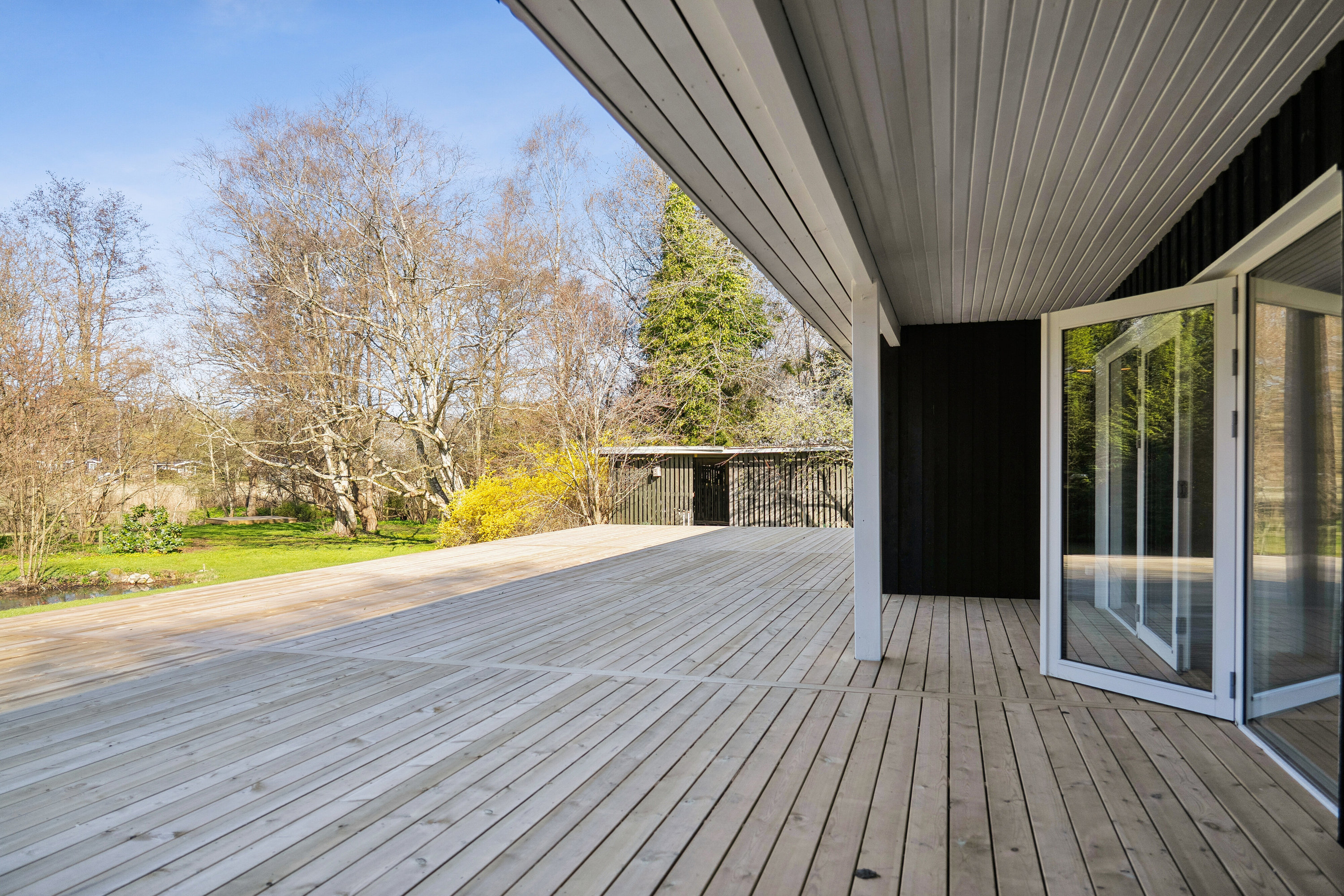 Fremhævet udendørs billede i fuldskærmstilstand. Billede af Åsvinget 40, 3120 Dronningmølle