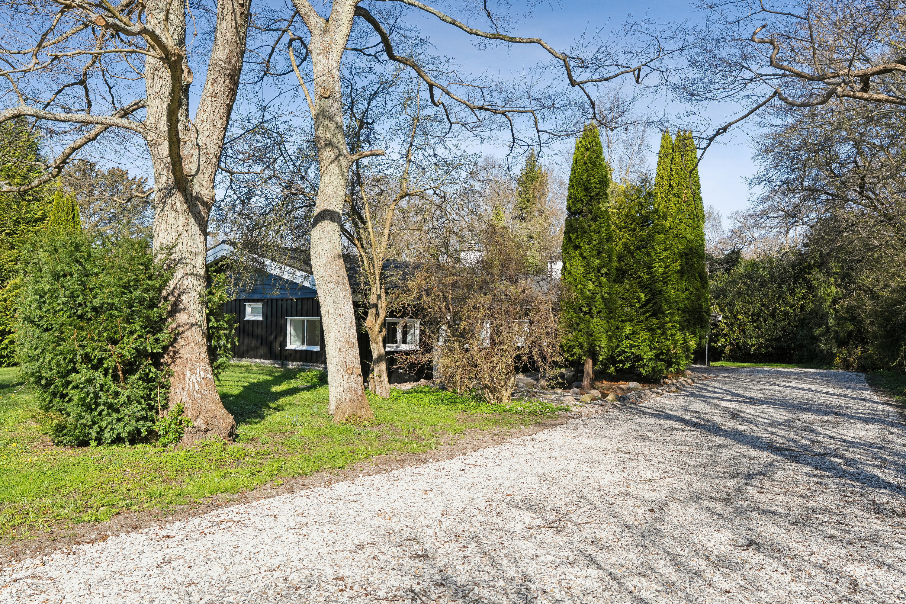 Fremhævet udendørs billede i fuldskærmstilstand. Billede af Åsvinget 40, 3120 Dronningmølle