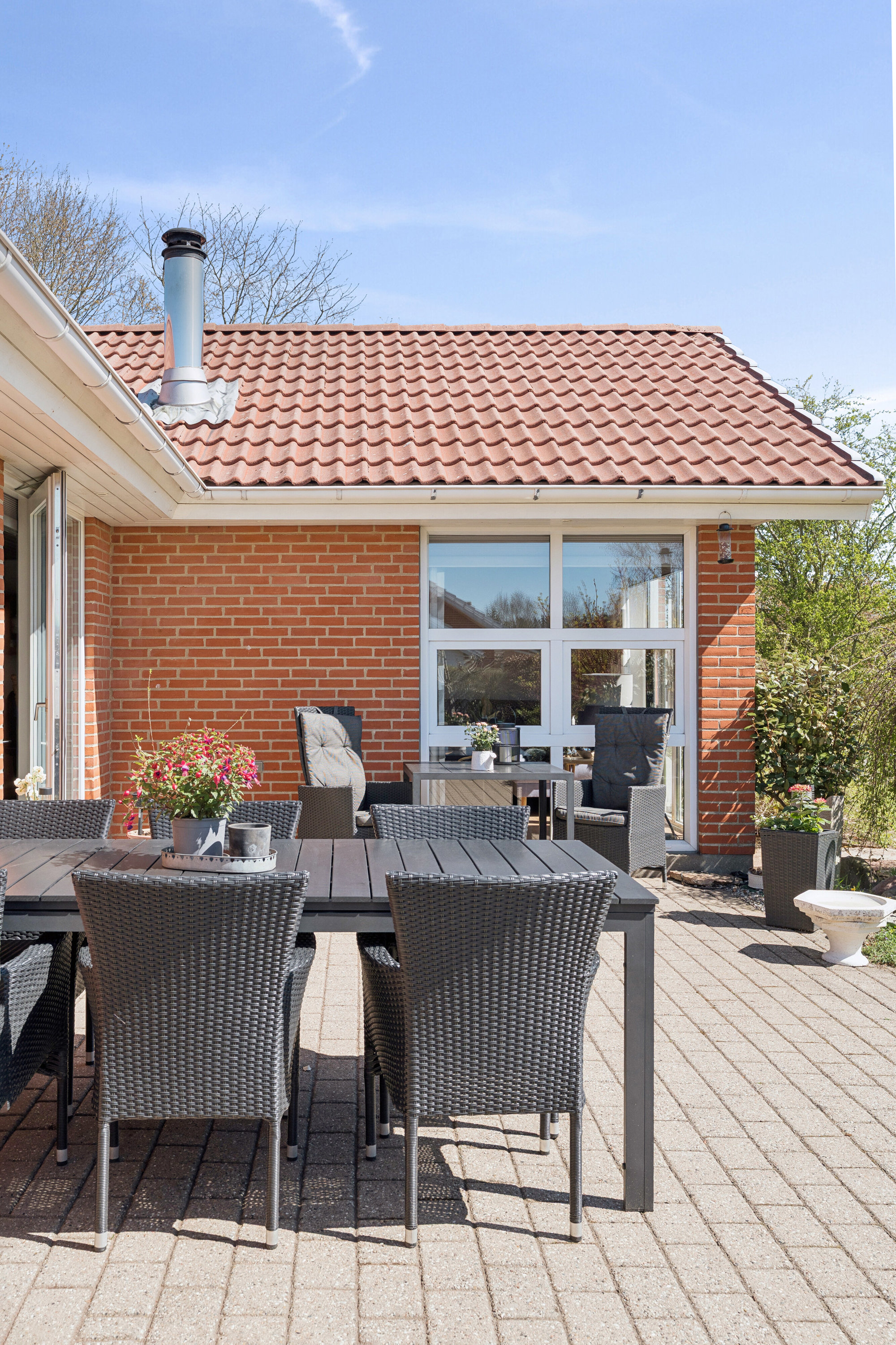 Fremhævet udendørs billede i fuldskærmstilstand. Billede af Tingstedet 55, 7190 Billund