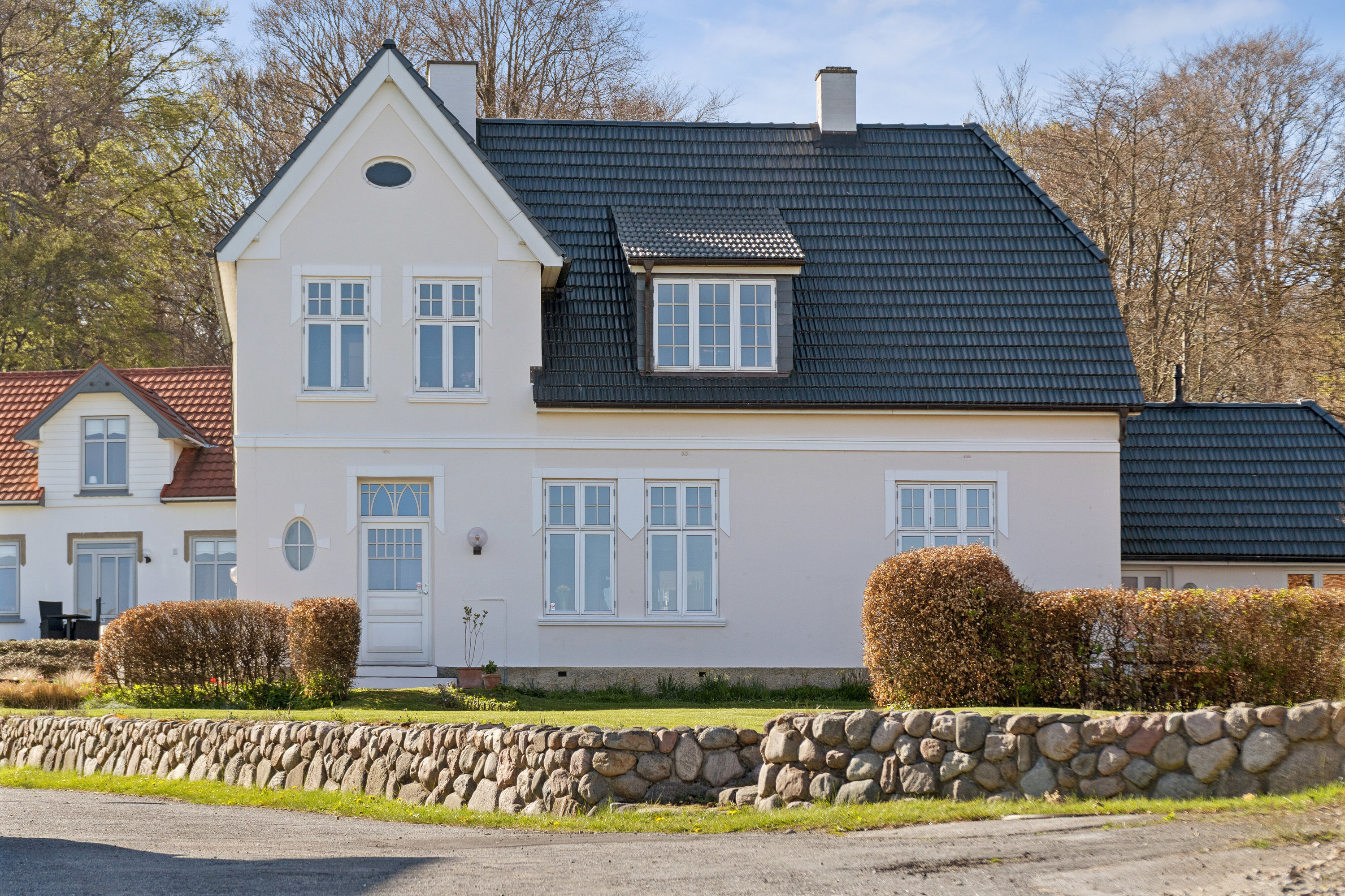 Fremhævet set fra vejen billede i fuldskærmstilstand. Billede af Fjordvejen 110, Sønderhav, 6340 Kruså