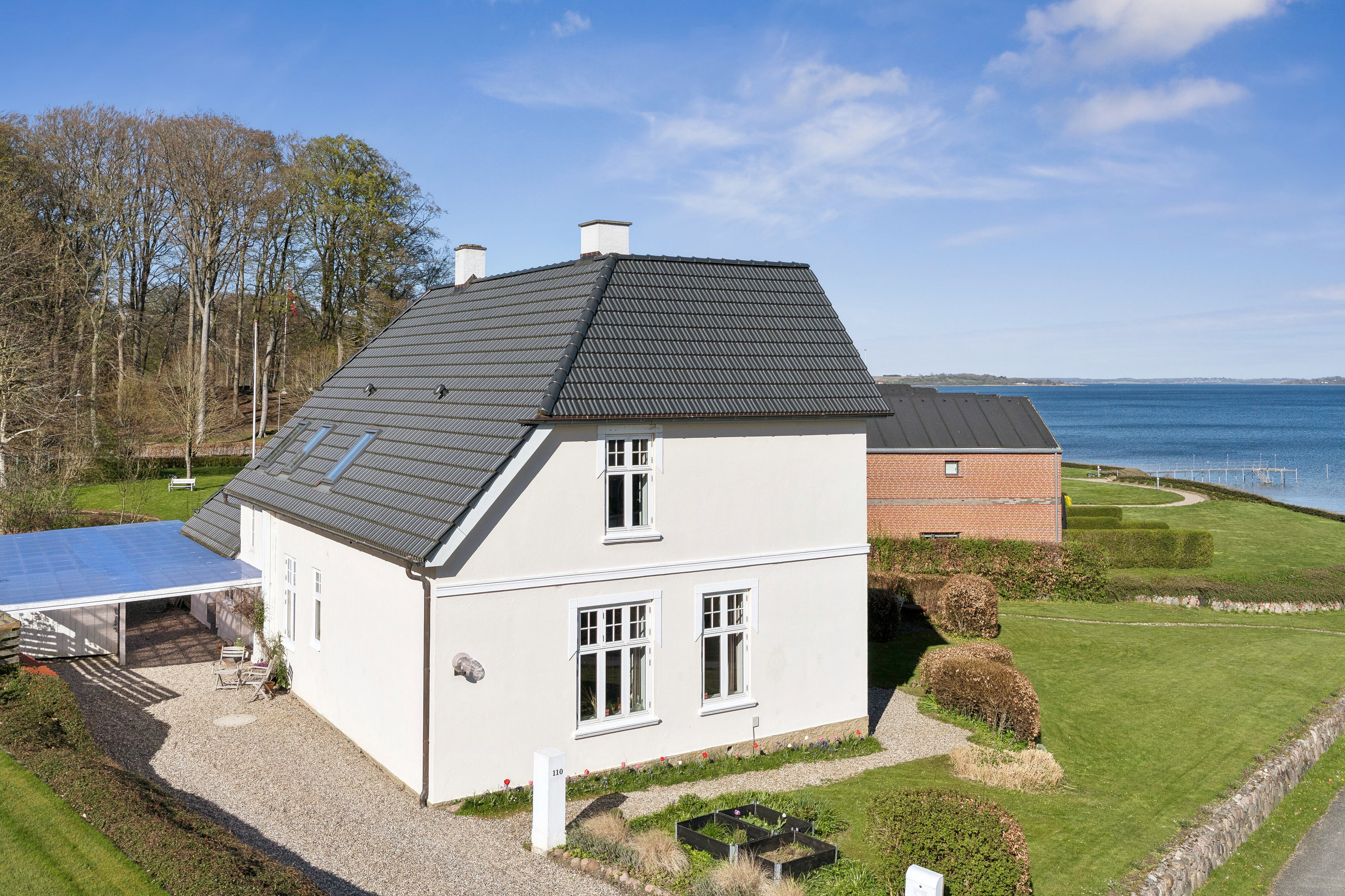 Fremhævet set fra vejen billede i fuldskærmstilstand. Billede af Fjordvejen 110, Sønderhav, 6340 Kruså