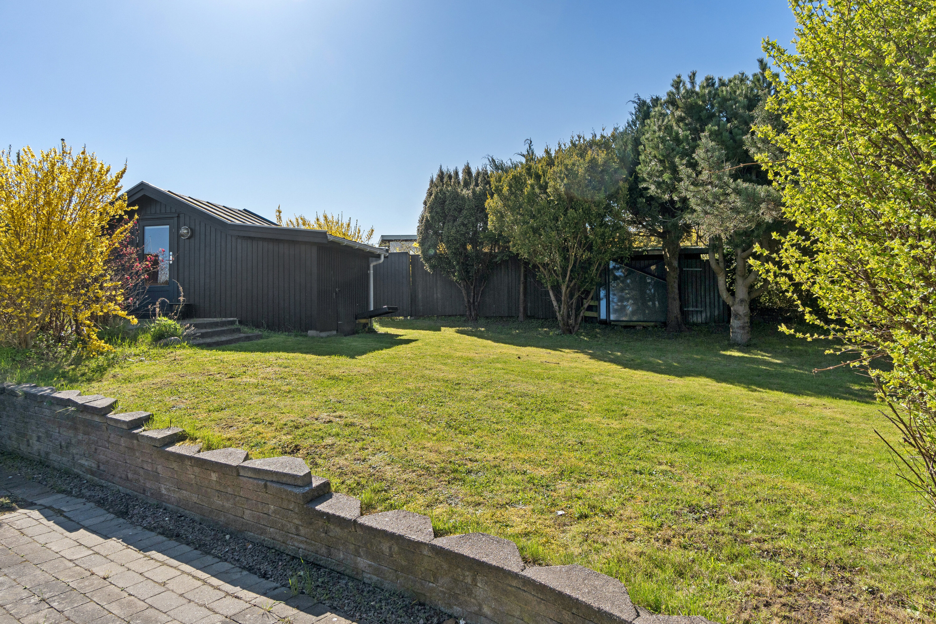 Fremhævet set fra haven billede i fuldskærmstilstand. Billede af Grusbakken 10, Veddinge Bk, 4550 Asnæs