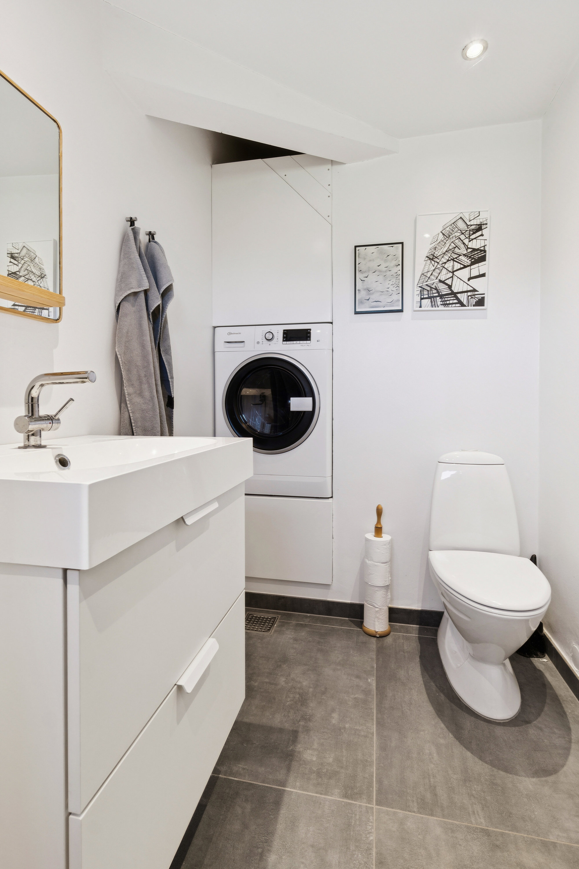 Fremhævet badeværelse billede i fuldskærmstilstand. Billede af Grusbakken 10, Veddinge Bk, 4550 Asnæs