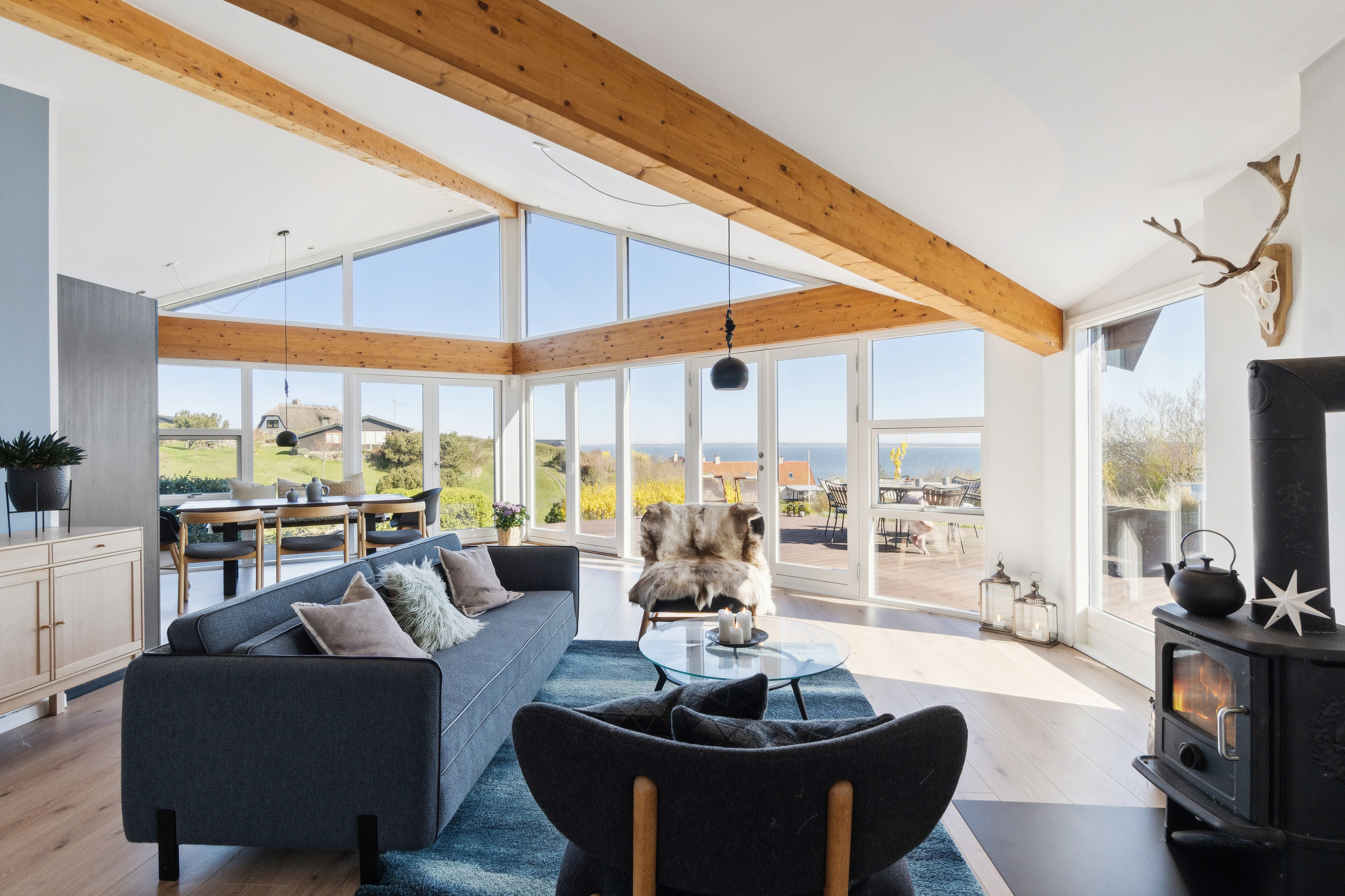 Fremhævet stue billede i fuldskærmstilstand. Billede af Grusbakken 10, Veddinge Bk, 4550 Asnæs