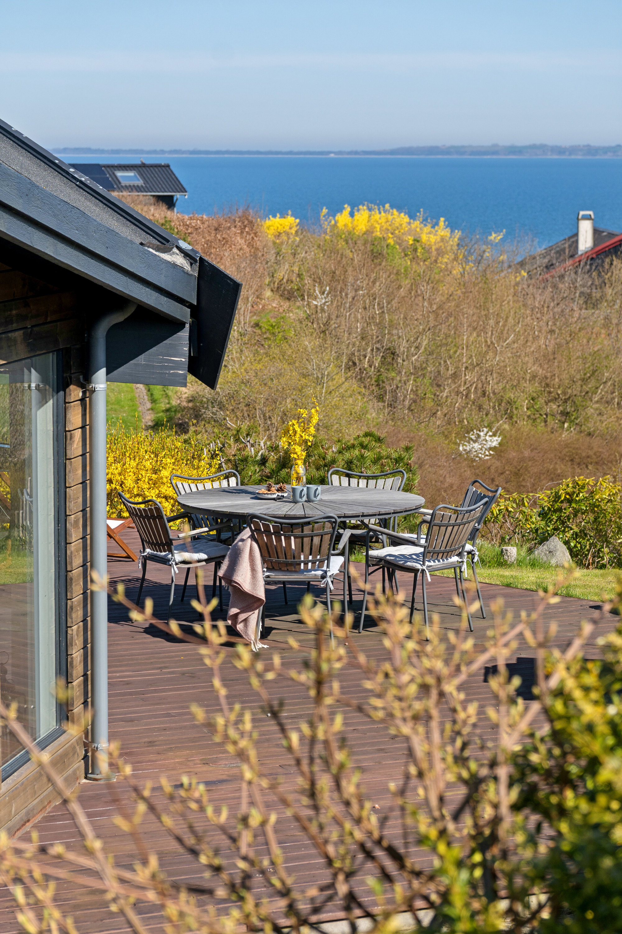 Fremhævet udendørs billede i fuldskærmstilstand. Billede af Grusbakken 10, Veddinge Bk, 4550 Asnæs