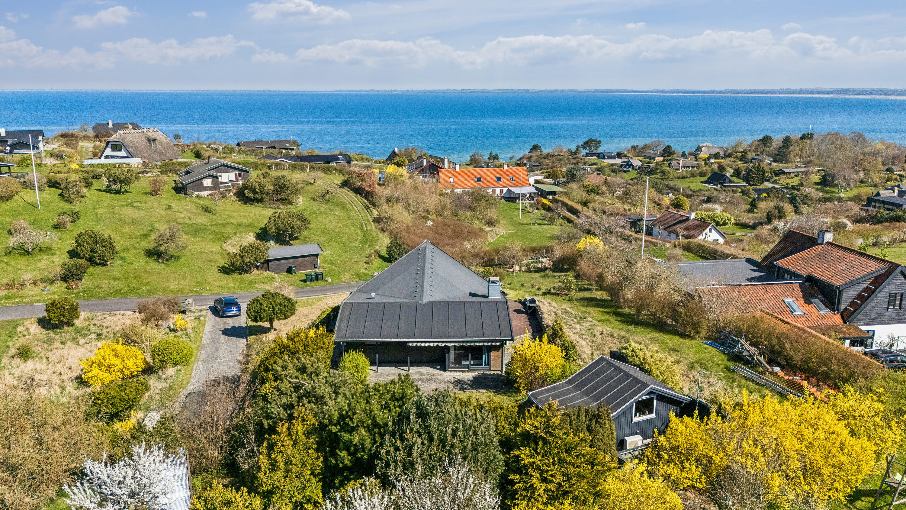 Fremhævet luftfoto billede i fuldskærmstilstand. Billede af Grusbakken 10, Veddinge Bk, 4550 Asnæs