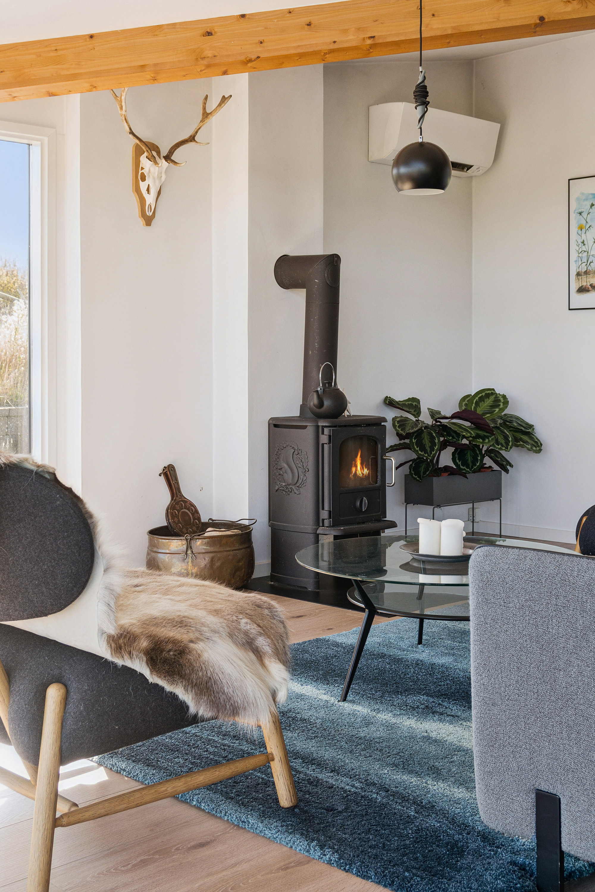 Fremhævet stue billede i fuldskærmstilstand. Billede af Grusbakken 10, Veddinge Bk, 4550 Asnæs