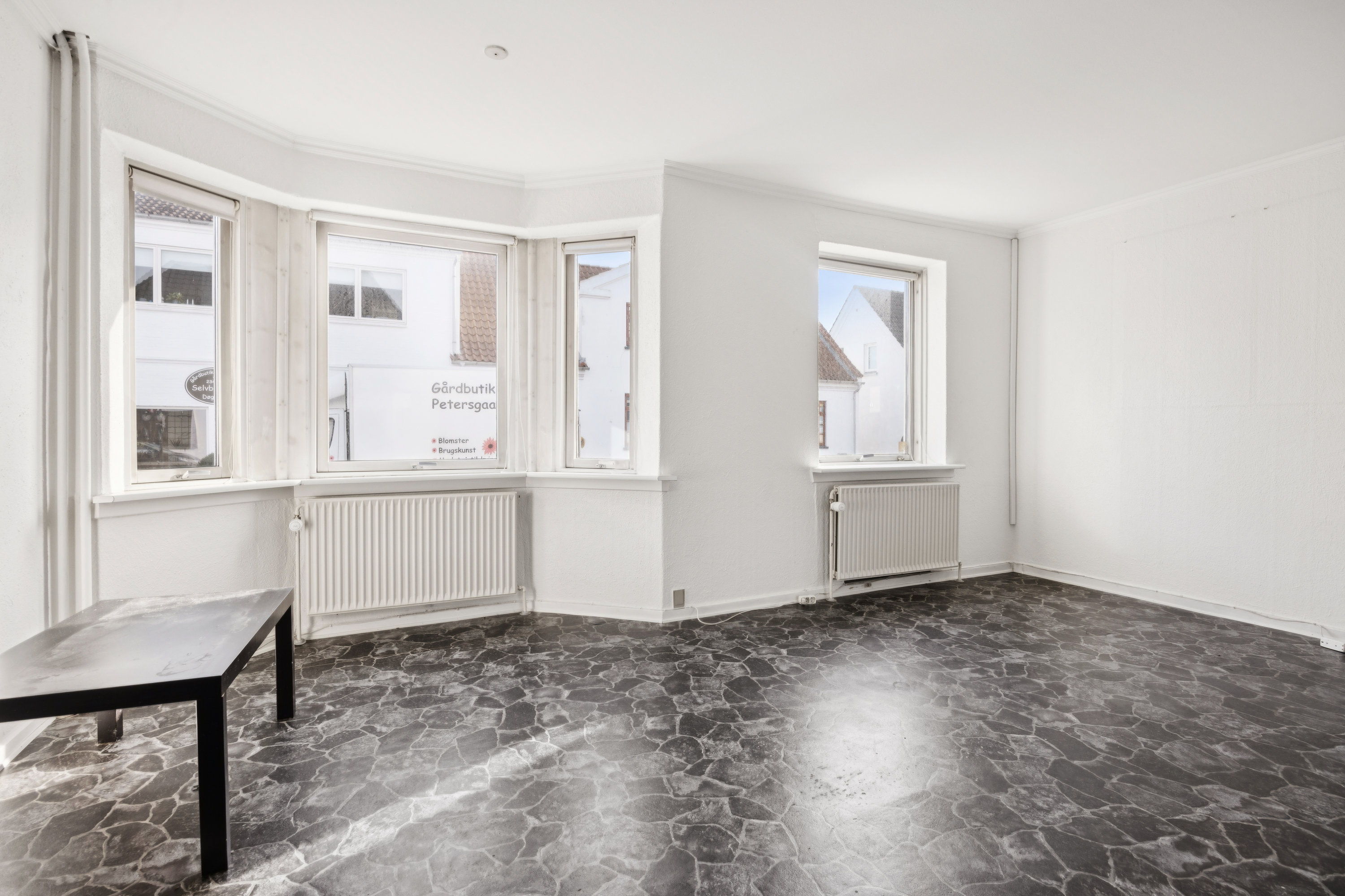 Fremhævet stue billede i fuldskærmstilstand. Billede af Østergade 15, 9320 Hjallerup