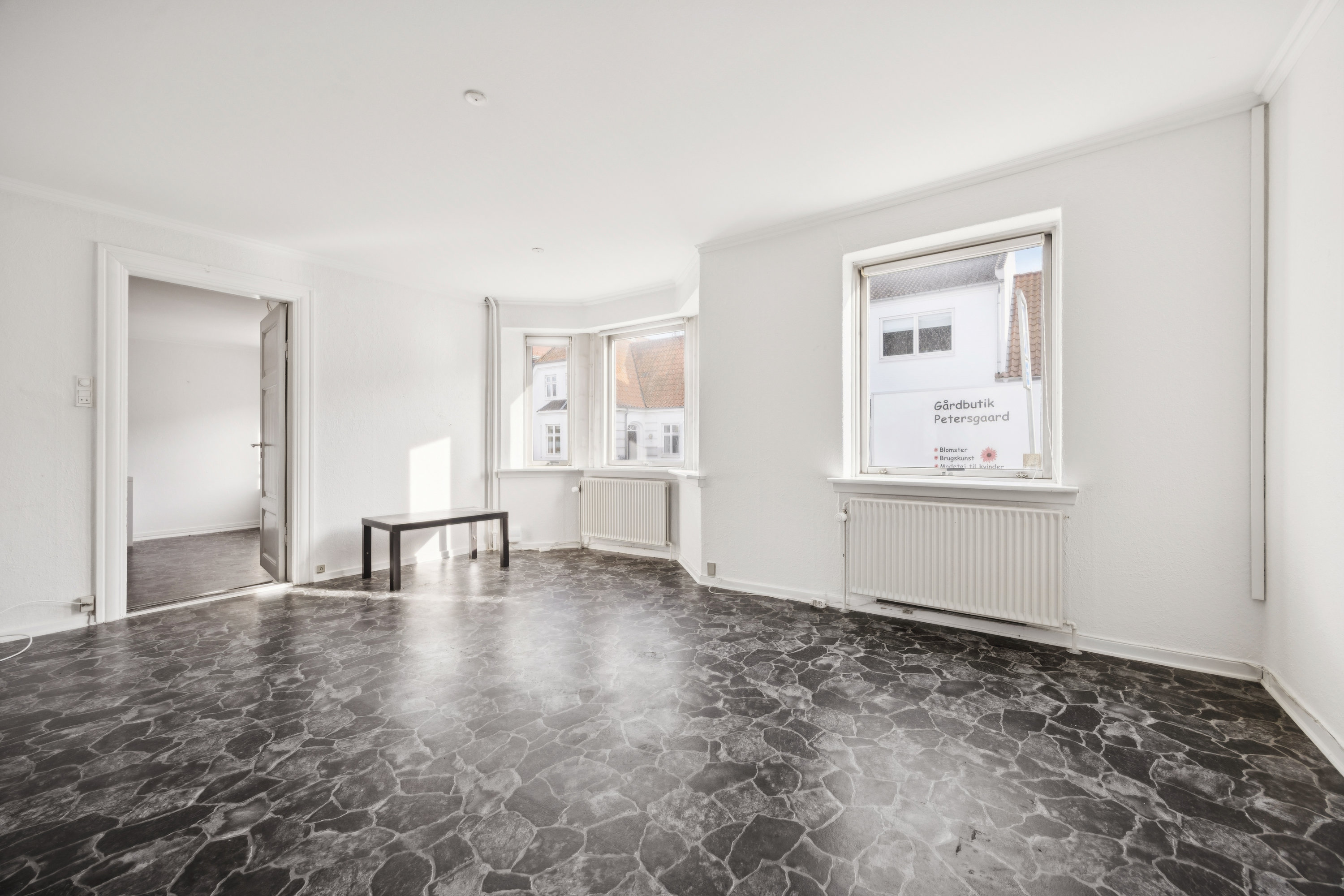 Fremhævet stue billede i fuldskærmstilstand. Billede af Østergade 15, 9320 Hjallerup