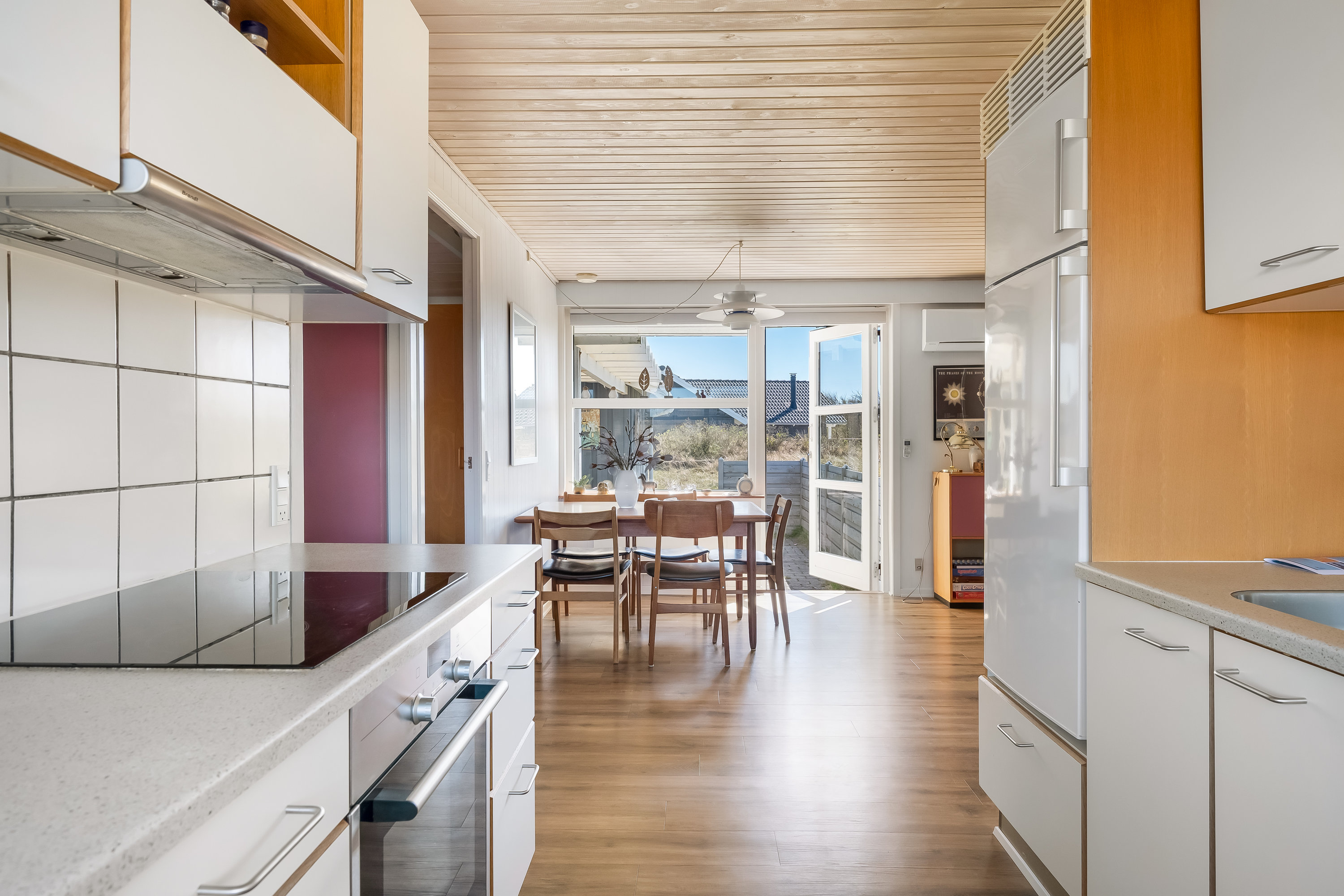 Fremhævet køkken billede i fuldskærmstilstand. Billede af Lyngvej 34, Rindby Strand, 6720 Fanø