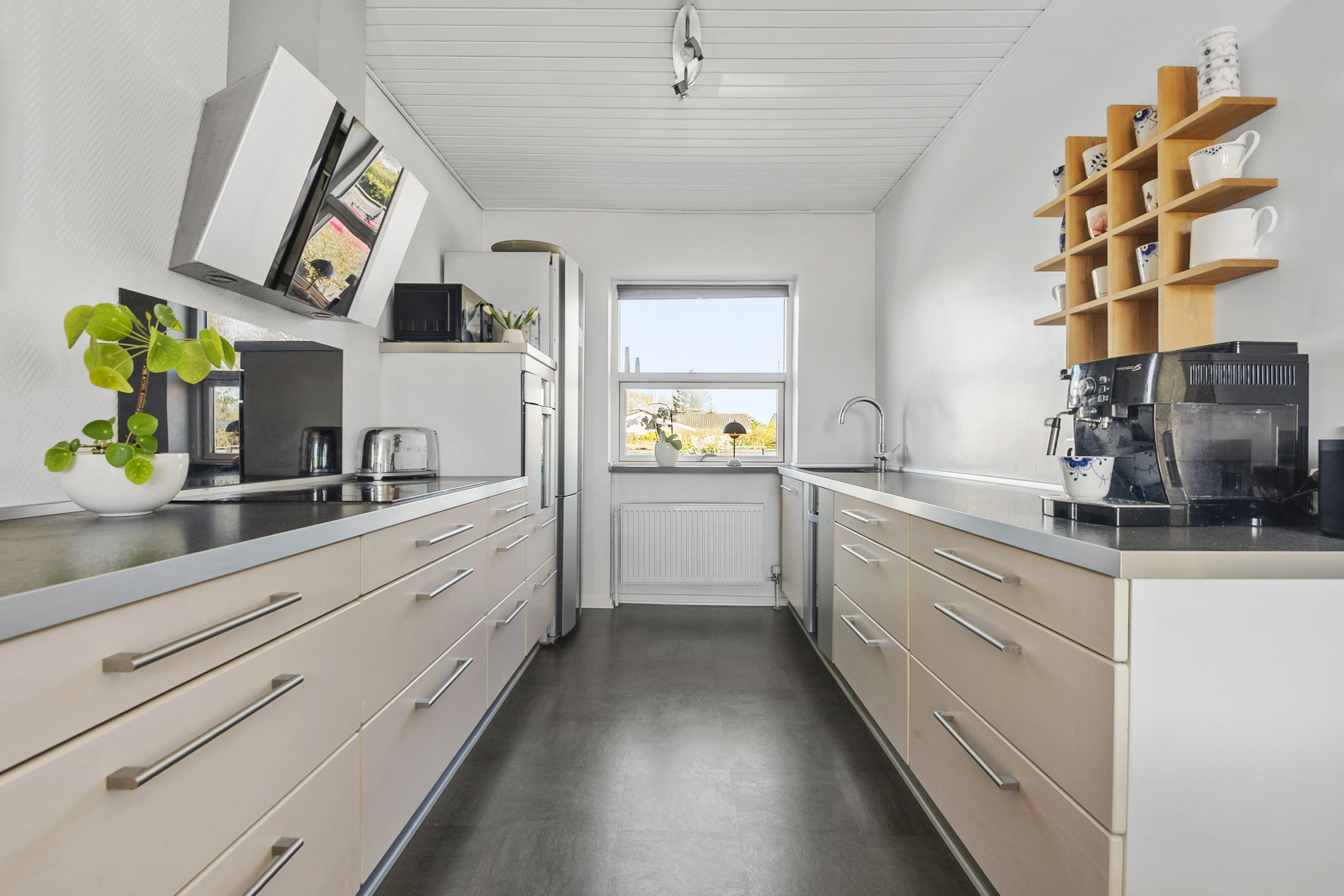 Fremhævet køkken billede i fuldskærmstilstand. Billede af Stellas Alle 32, 6715 Esbjerg N