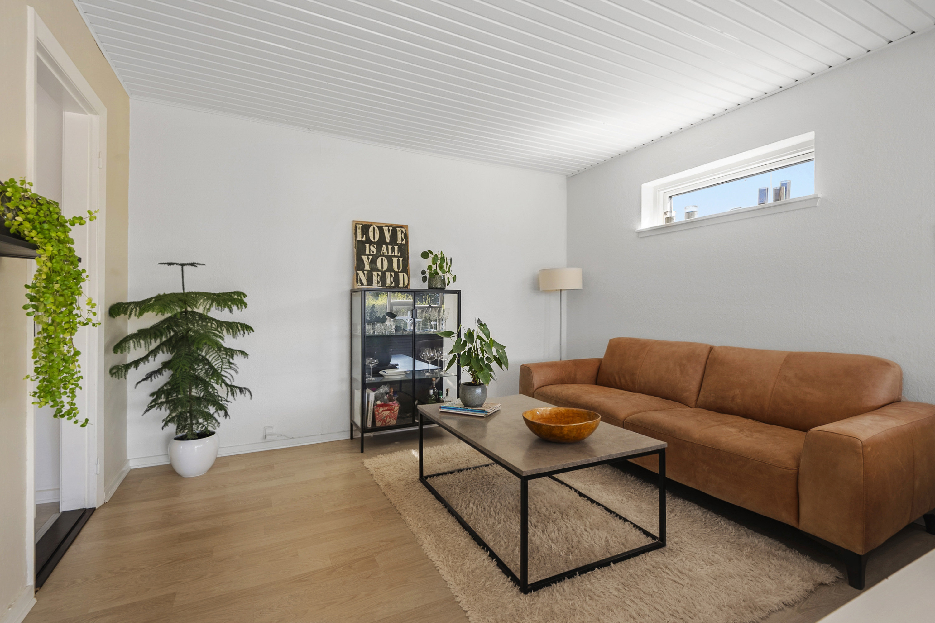 Fremhævet stue billede i fuldskærmstilstand. Billede af Stellas Alle 32, 6715 Esbjerg N