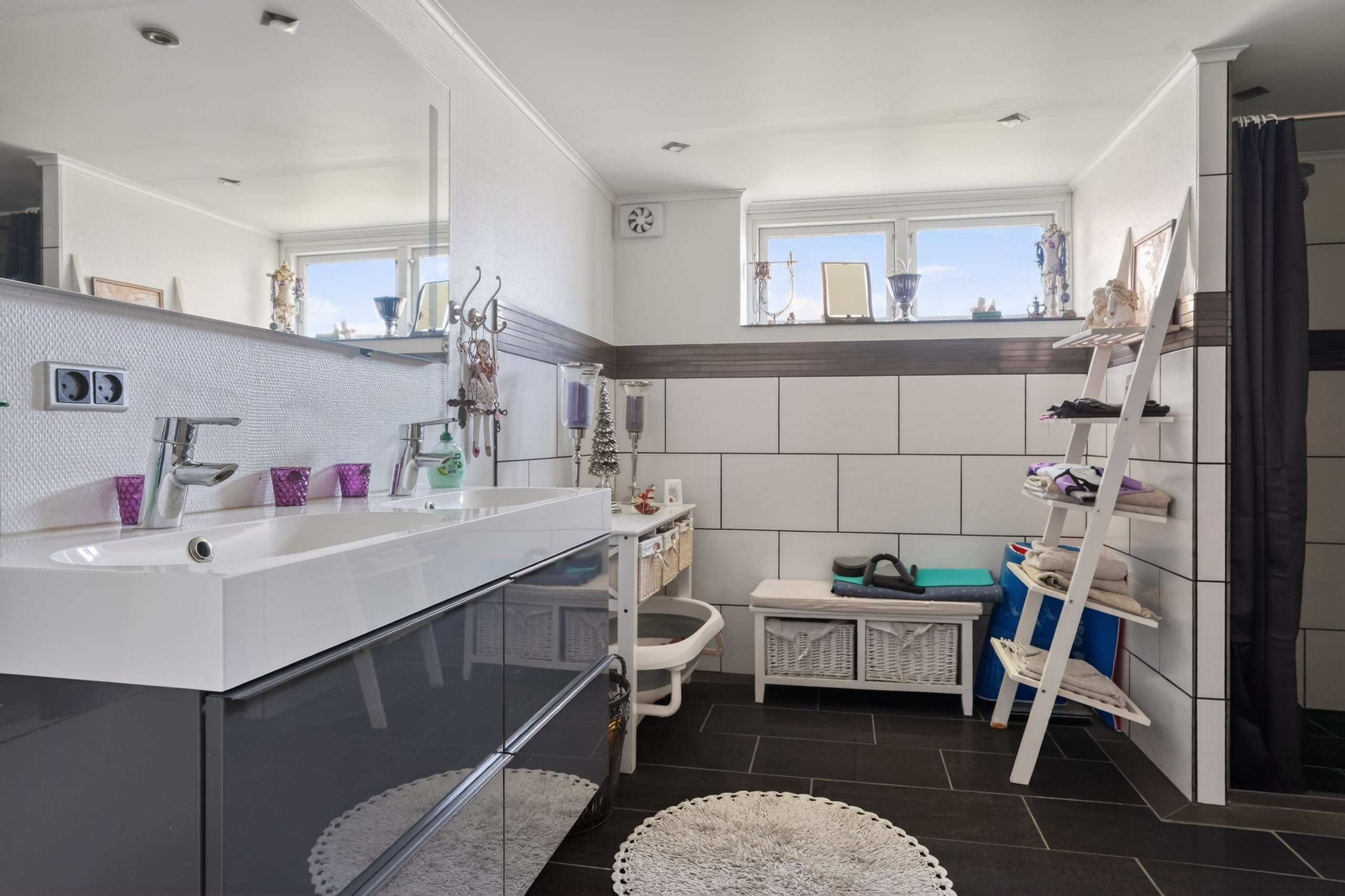 Fremhævet badeværelse billede i fuldskærmstilstand. Billede af Roskildevej 206, Ll. Grandløse, 4300 Holbæk