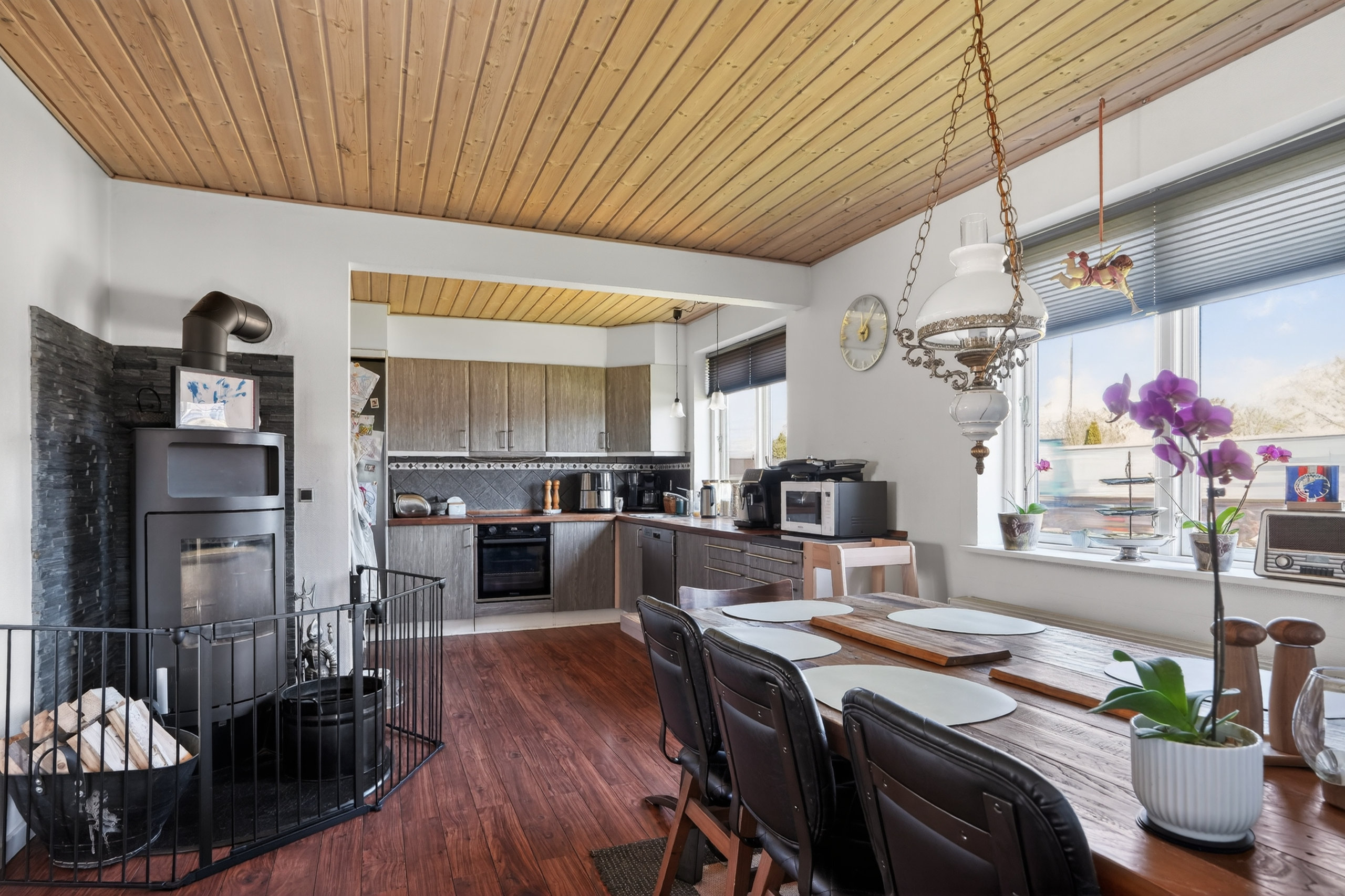 Fremhævet køkken billede i fuldskærmstilstand. Billede af Roskildevej 206, Ll. Grandløse, 4300 Holbæk