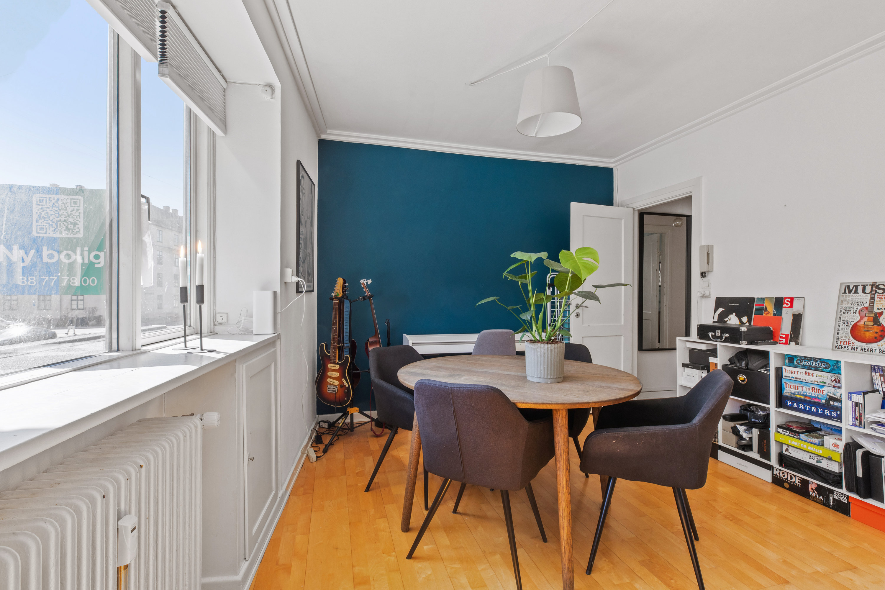 Fremhævet stue billede i fuldskærmstilstand. Billede af Markskellet 1, st.. tv., 2720 Vanløse