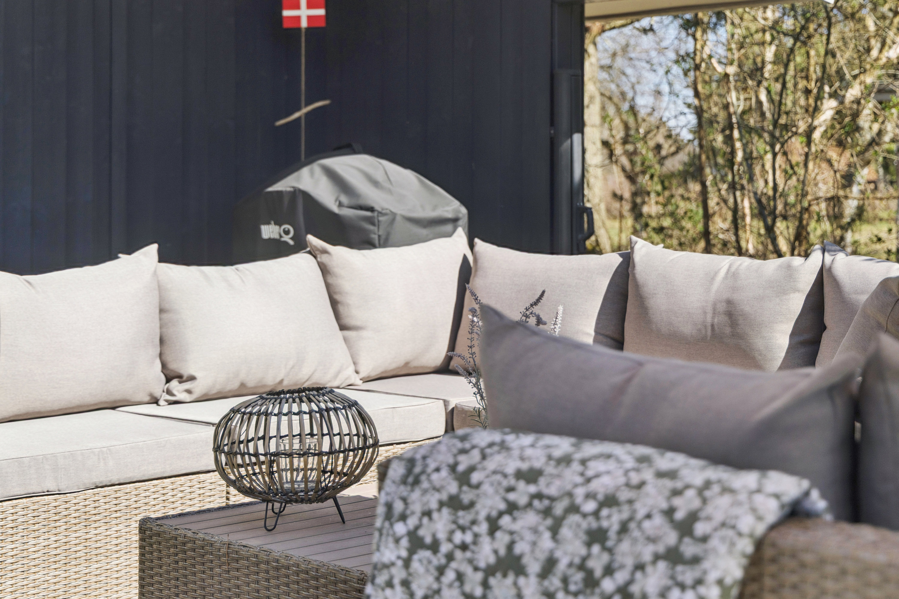 Fremhævet stue billede i fuldskærmstilstand. Billede af Koldkærgårdsvej 19, 9370 Hals