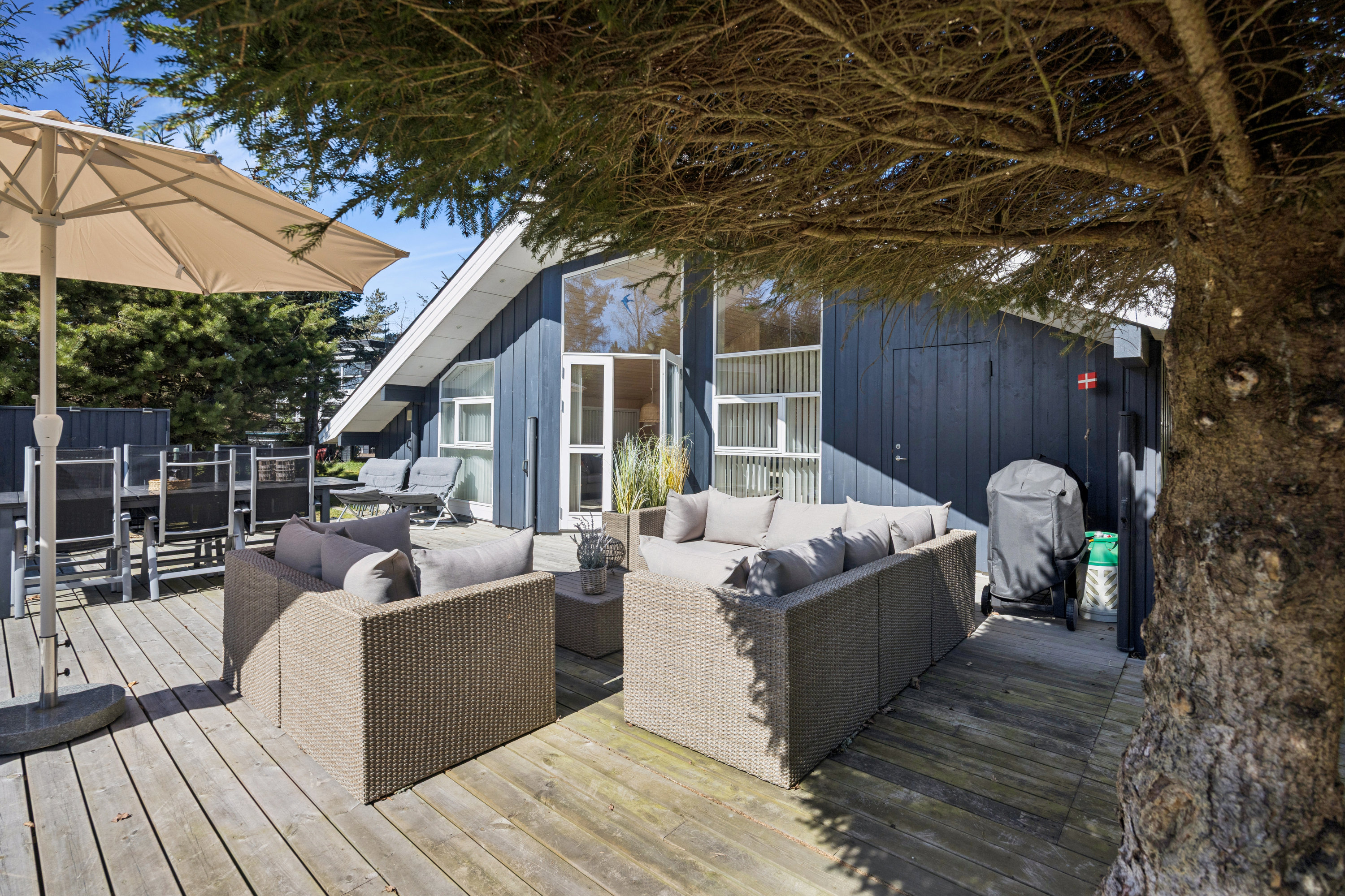 Fremhævet terrasse billede i fuldskærmstilstand. Billede af Koldkærgårdsvej 19, 9370 Hals