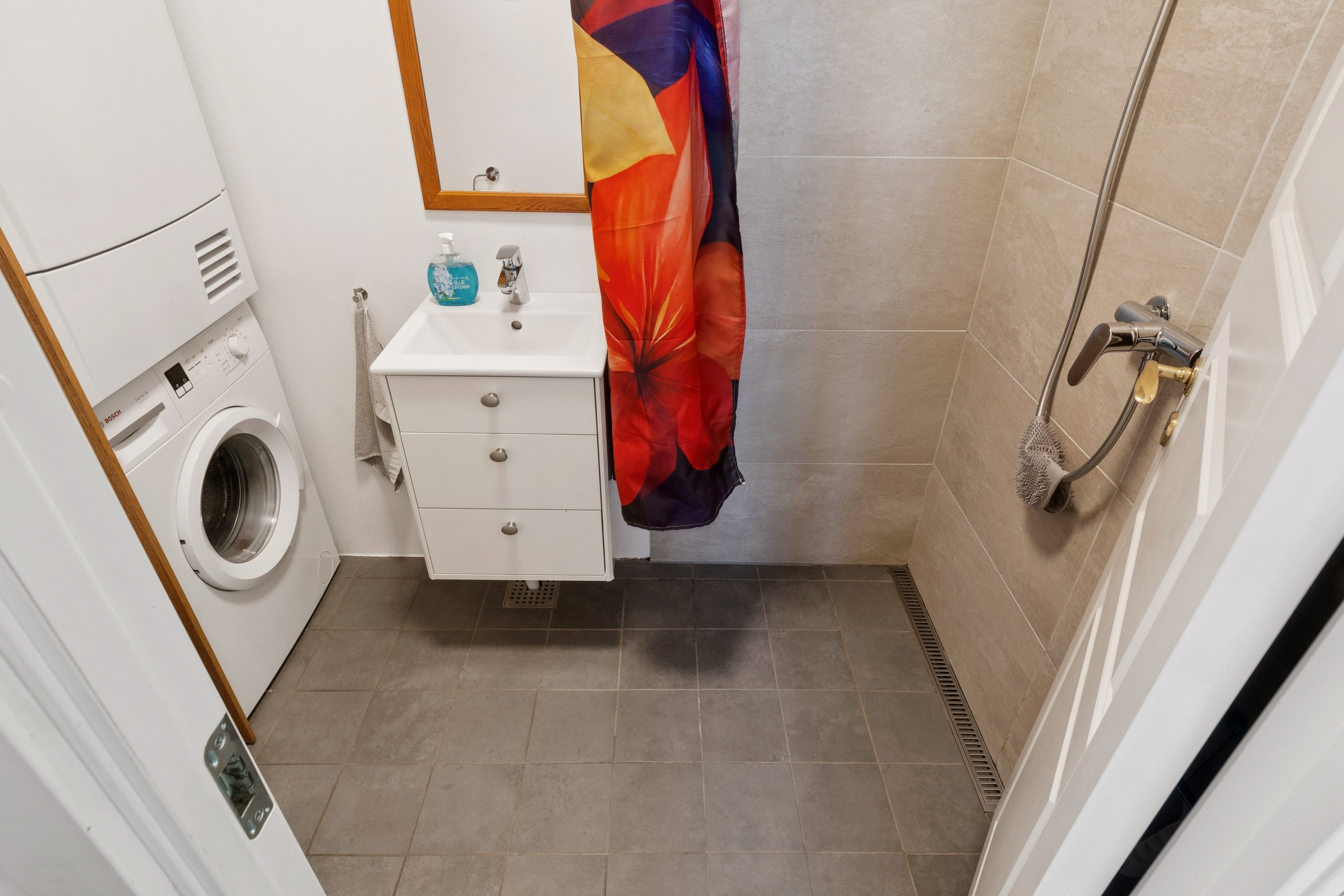 Fremhævet badeværelse billede i fuldskærmstilstand. Billede af Sct Anna Gade 51C, 3000 Helsingør